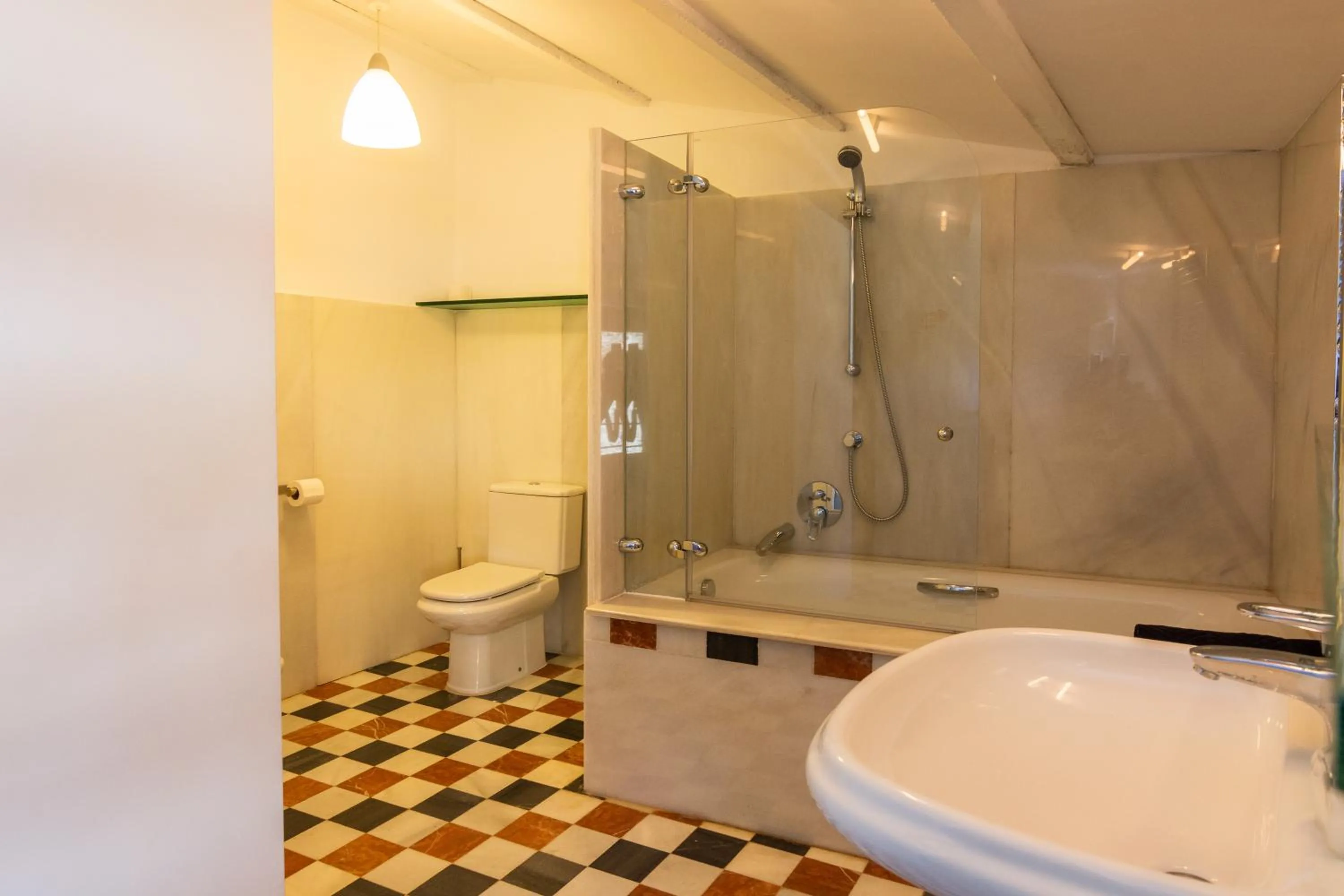 Bathroom in La Costa de Molló