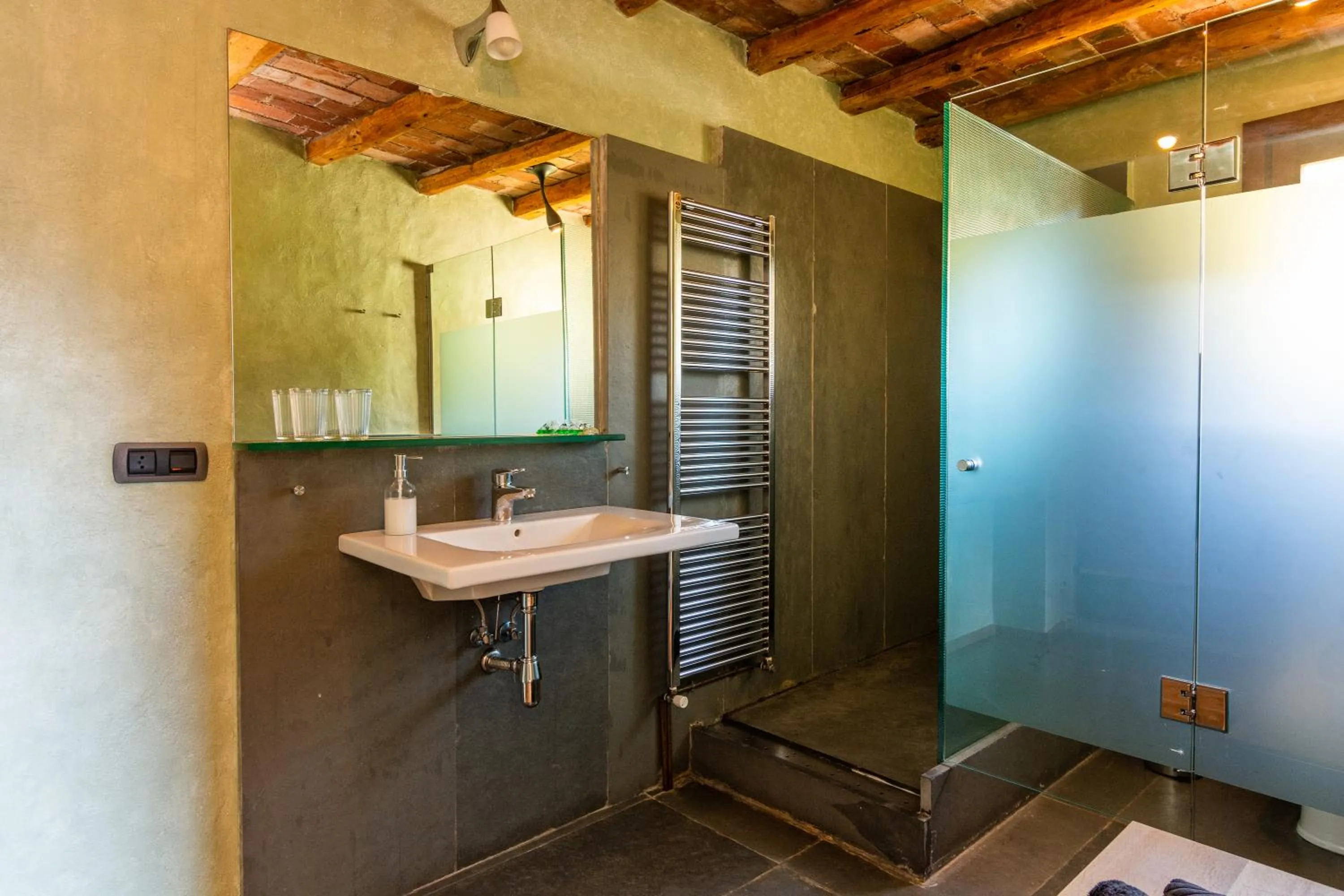 Bathroom in La Costa de Molló