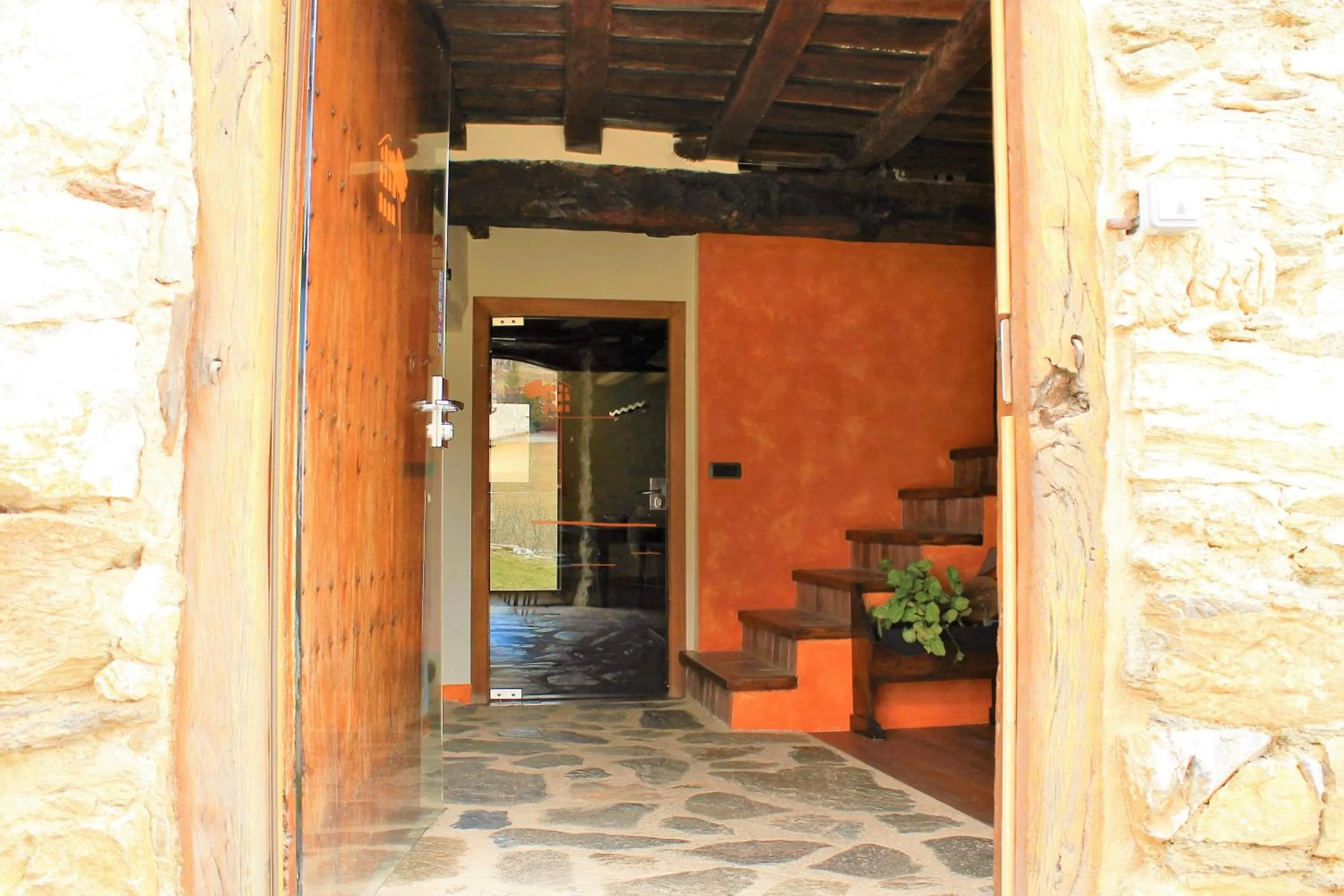Facade/entrance in La Costa de Molló