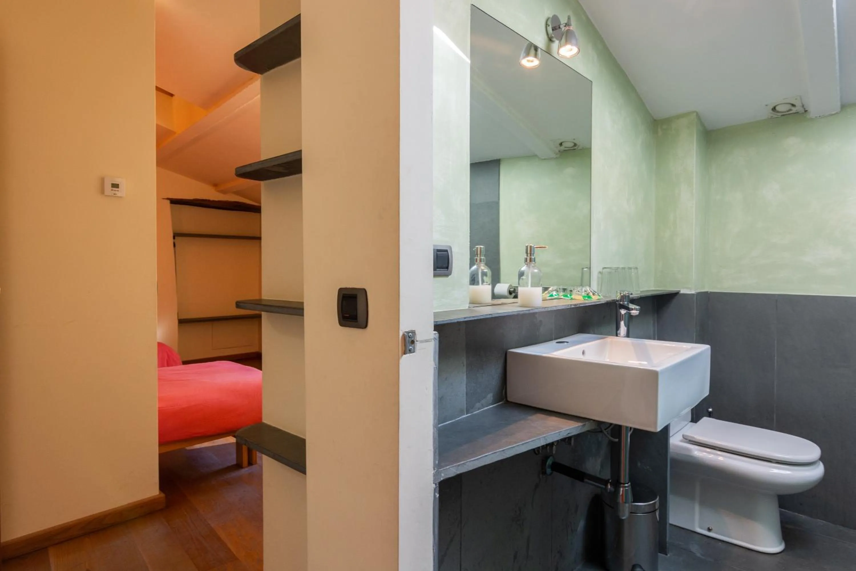 Bathroom in La Costa de Molló