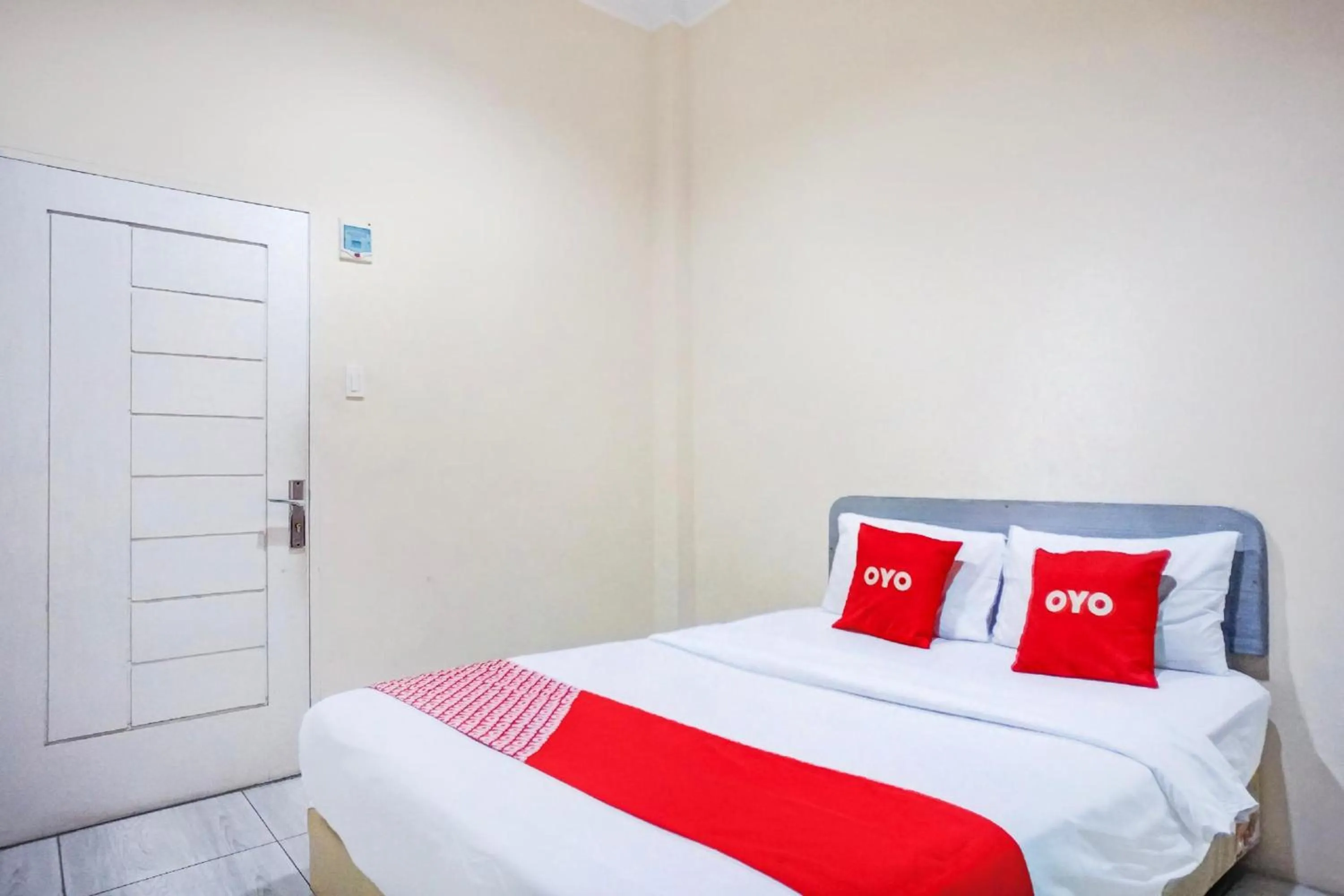 View (from property/room), Bed in RedDoorz At Ralica Grand Palladium Medan
