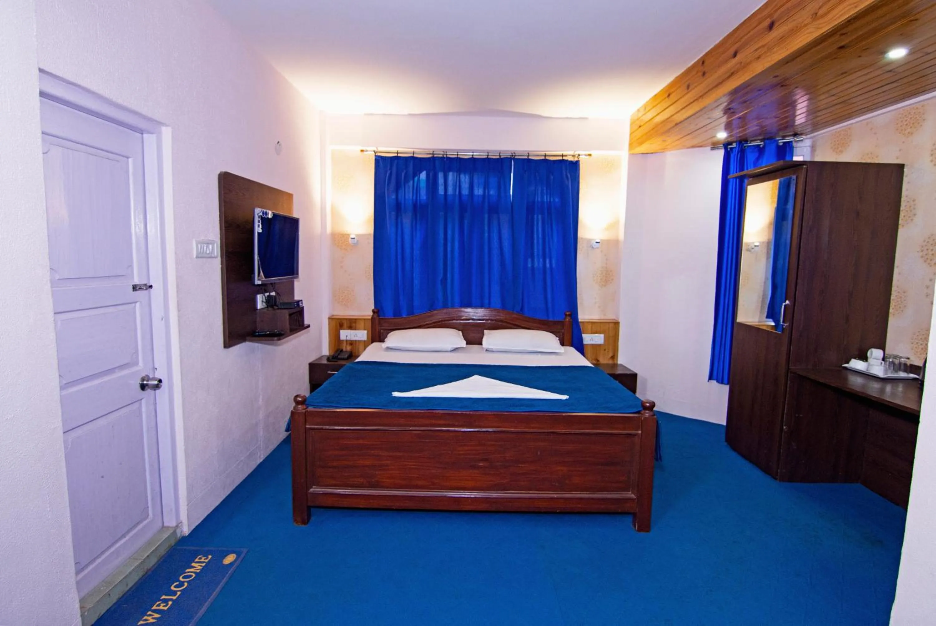 Bed in Hotel Paradiso