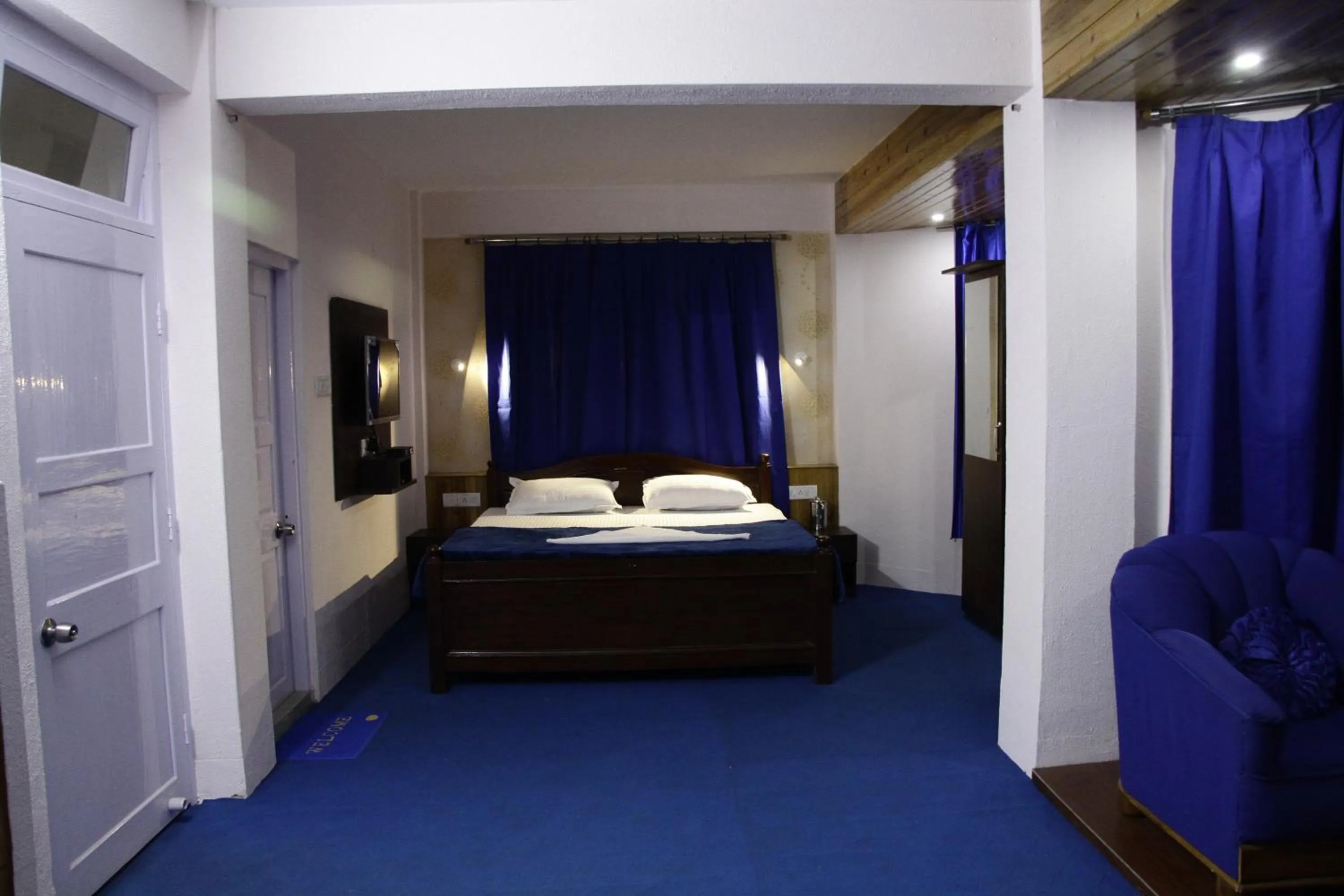 Bed in Hotel Paradiso