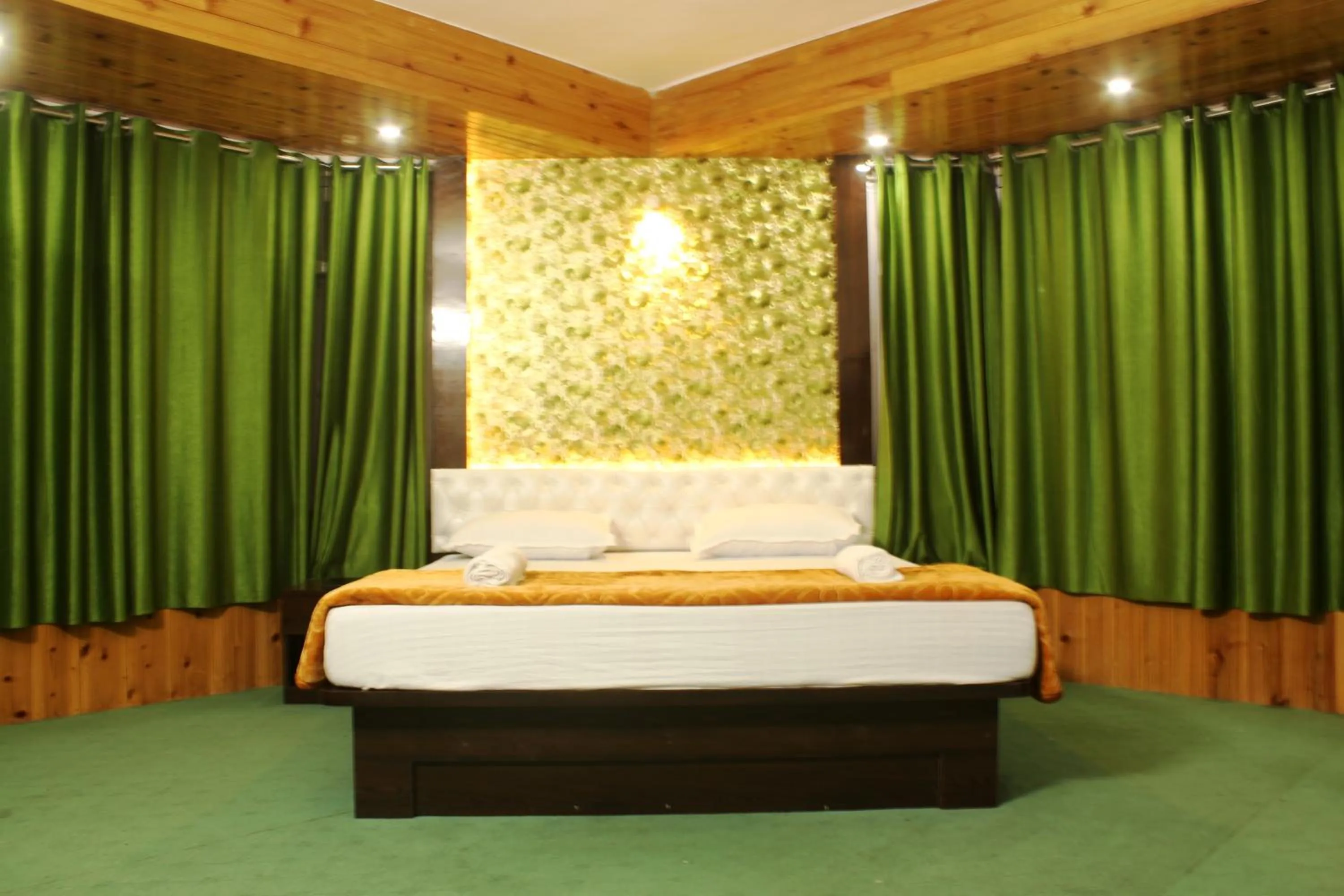 Bed in Hotel Paradiso