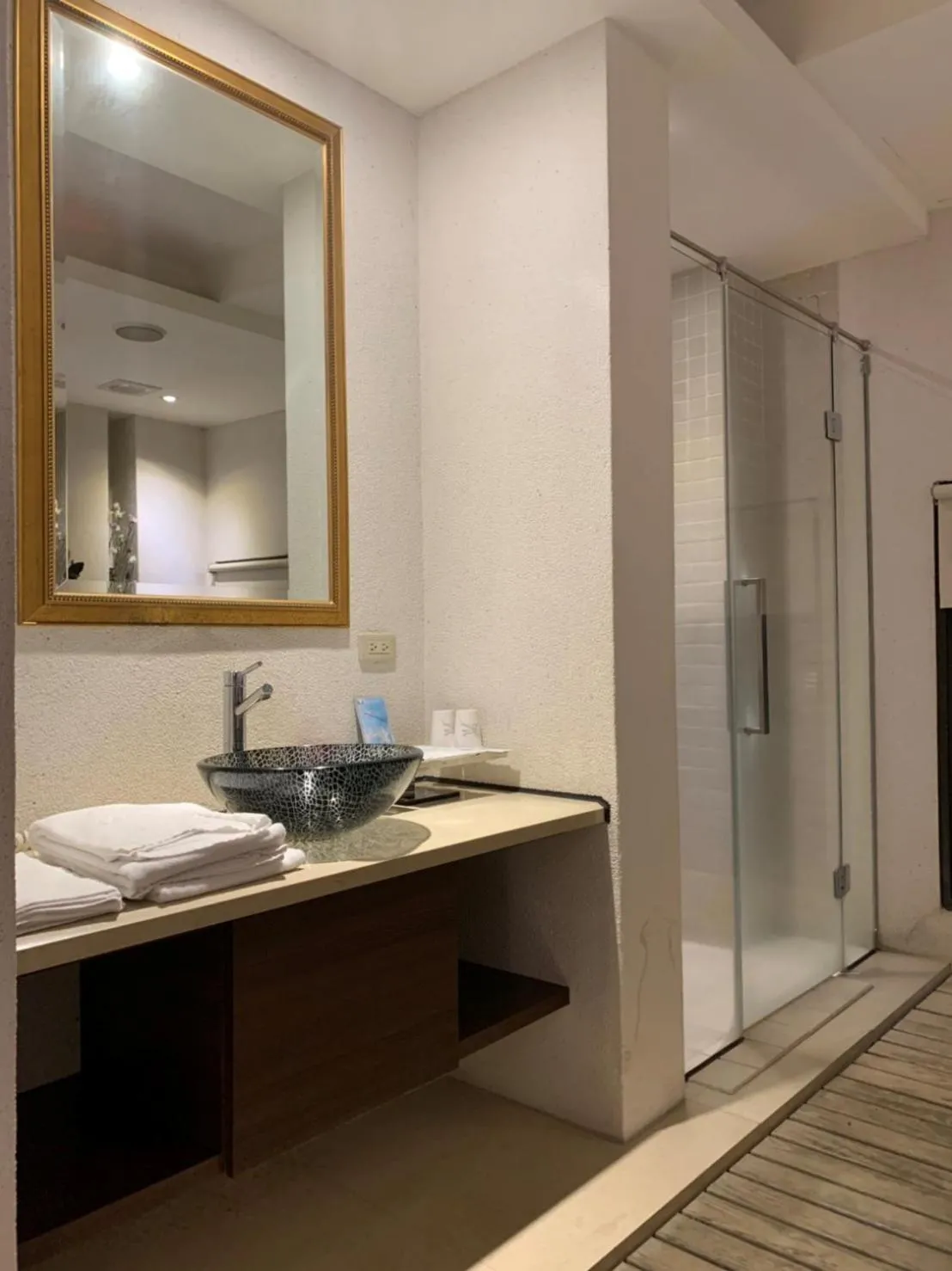 Bathroom in LI-GIN Motel