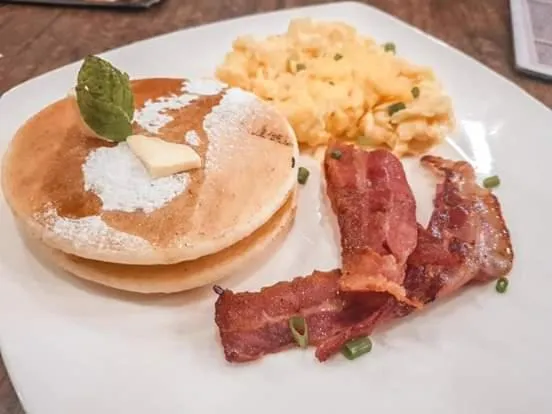 Breakfast in Acuario Beach Inn