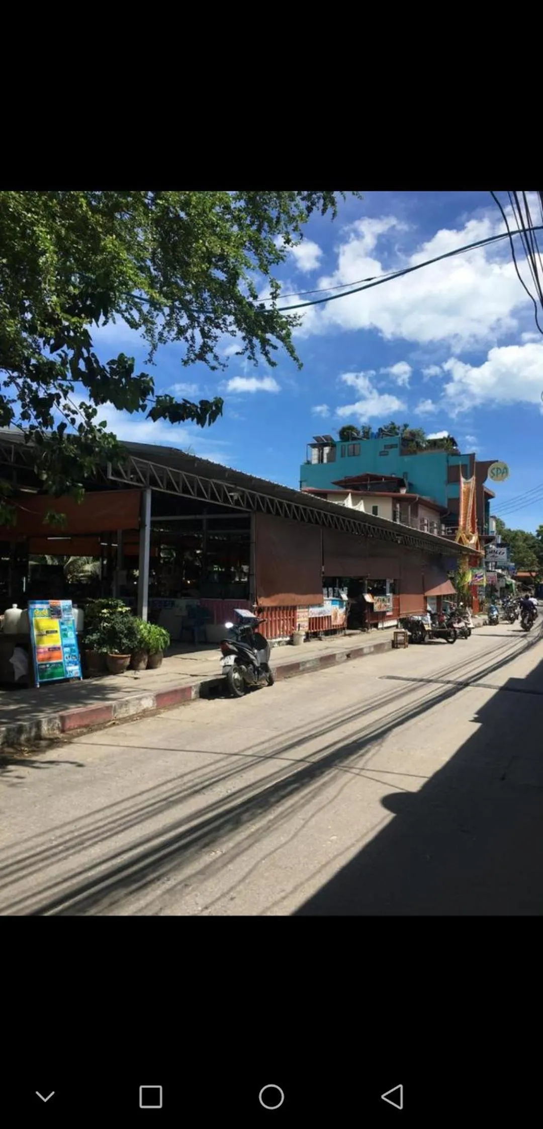 Neighbourhood in Samed Your House Family Room