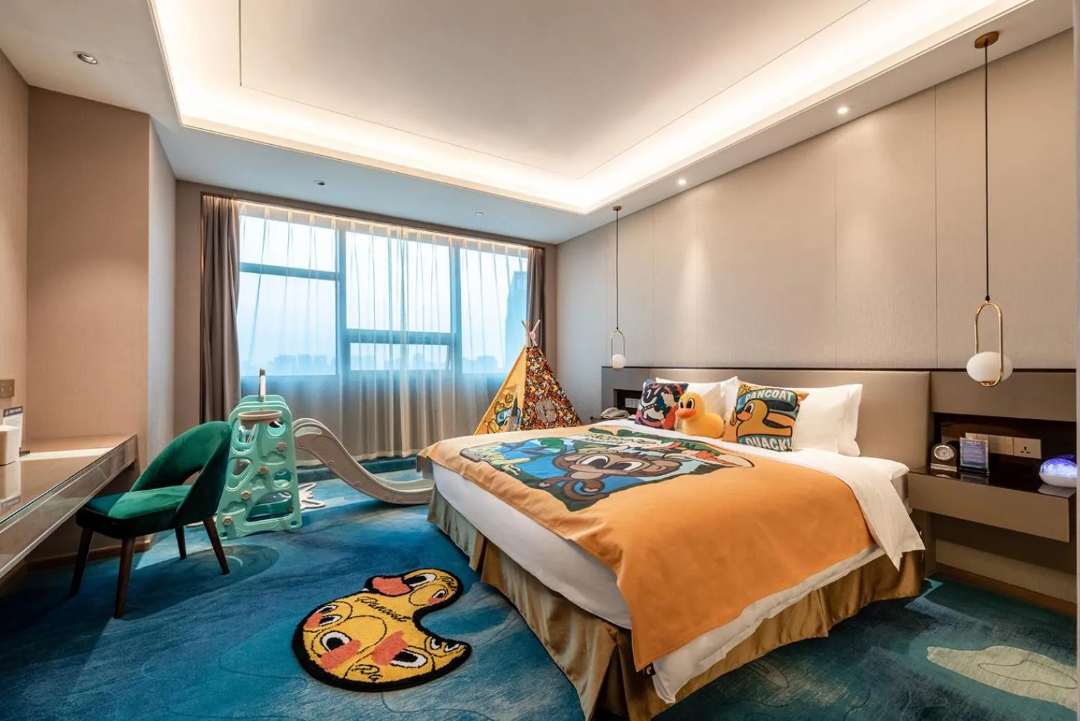 Bed in Auto City Ruili Hotel