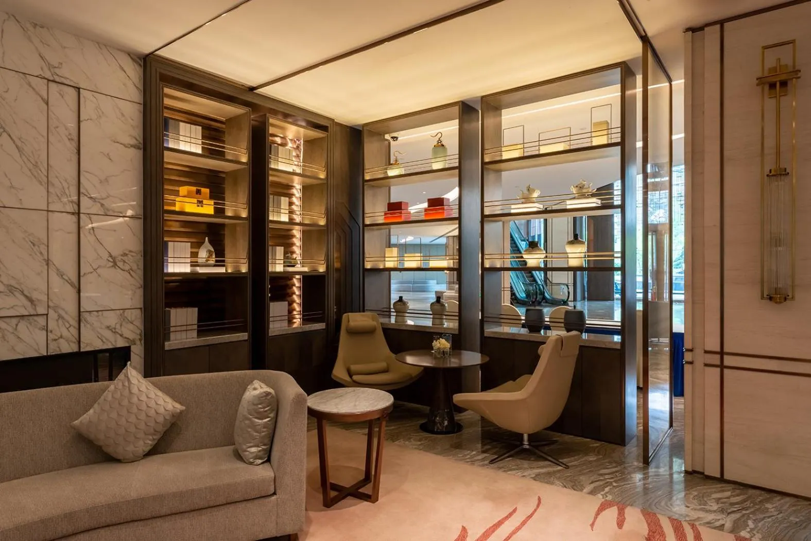 Auto City Ruili Hotel