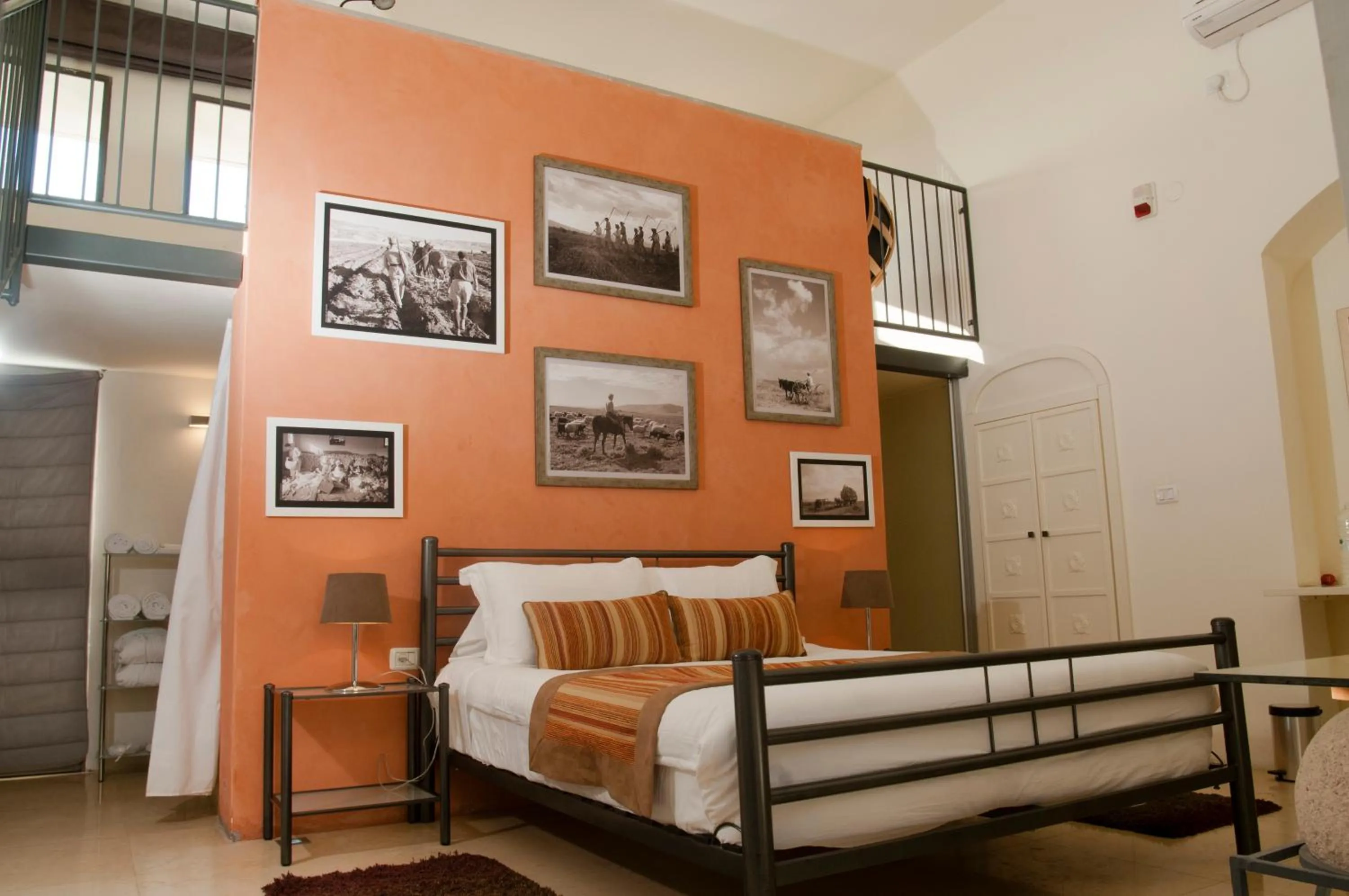 Suite with Mountain View in Artists' Colony Inn Zefat