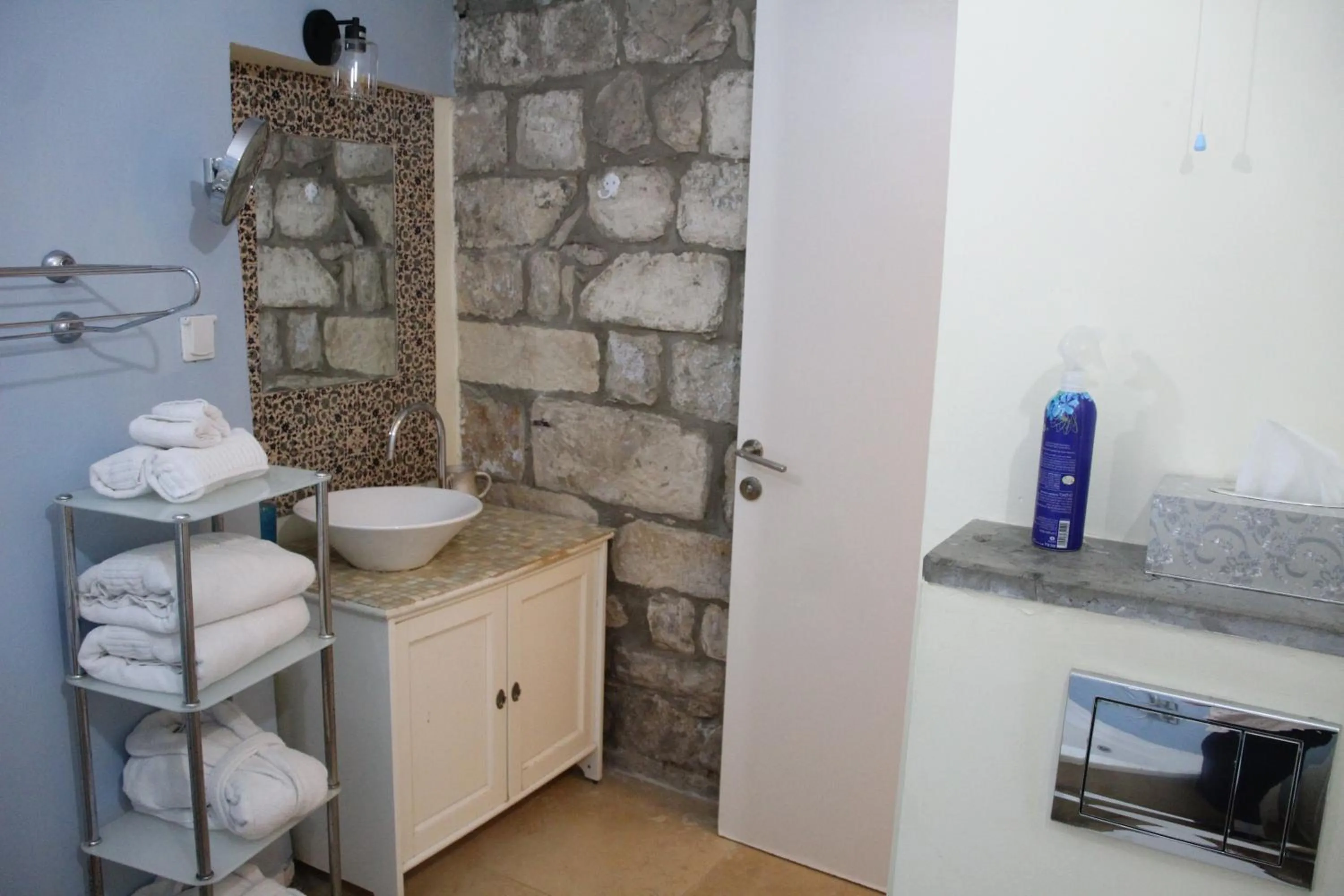Bathroom in Artists' Colony Inn Zefat