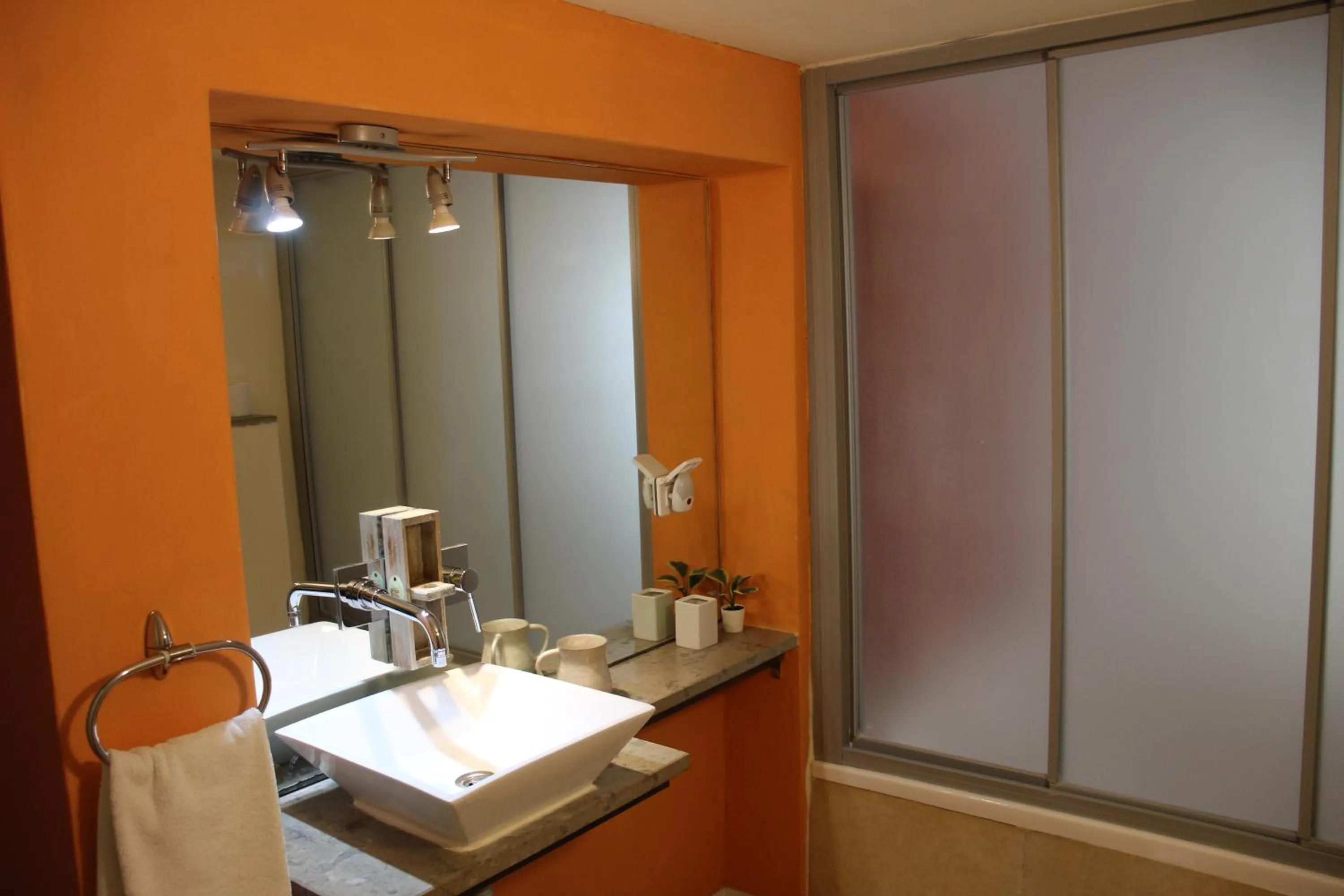 Bathroom in Artists' Colony Inn Zefat