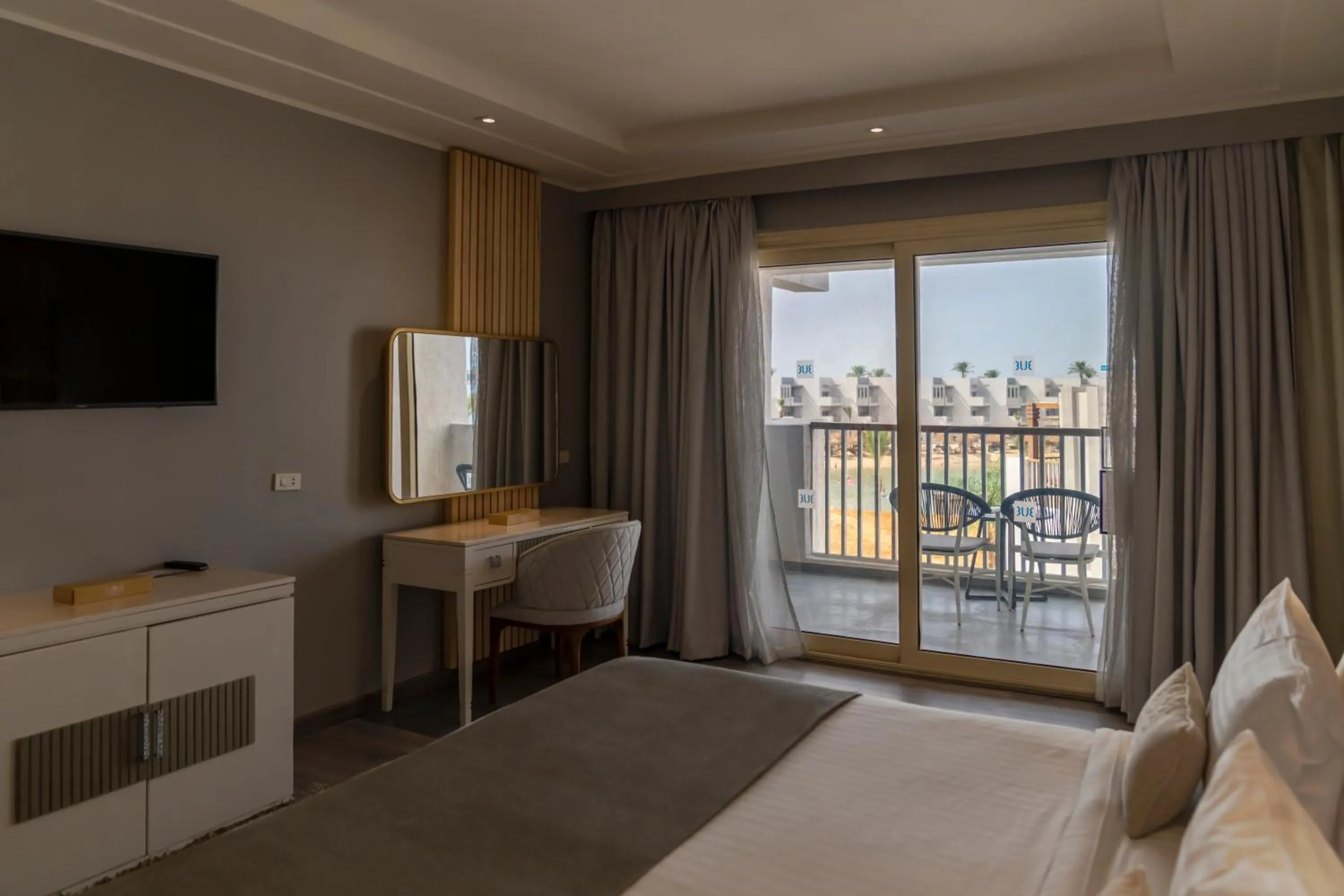 Bed in Sunrise Crystal Bay Resort -Grand Select