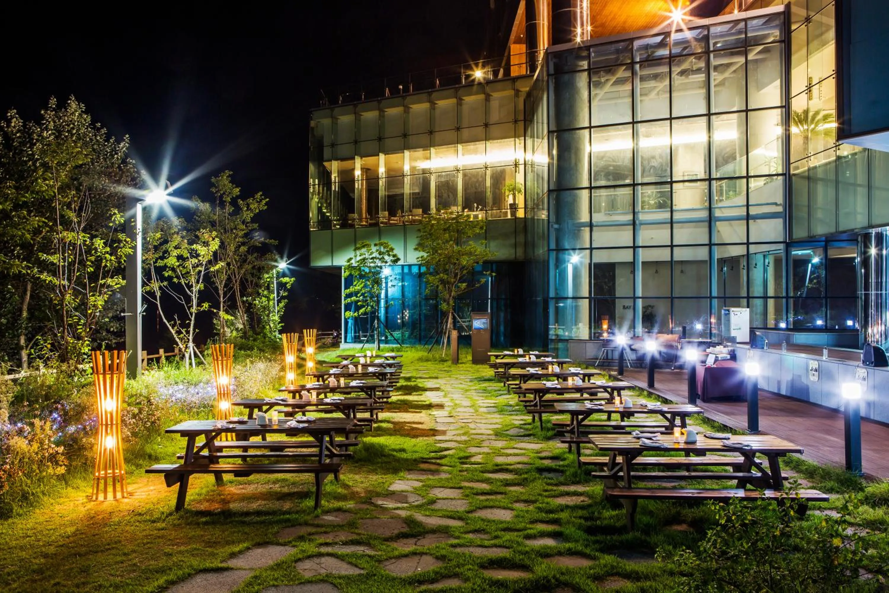 BBQ facilities in Hidden Bay Hotel