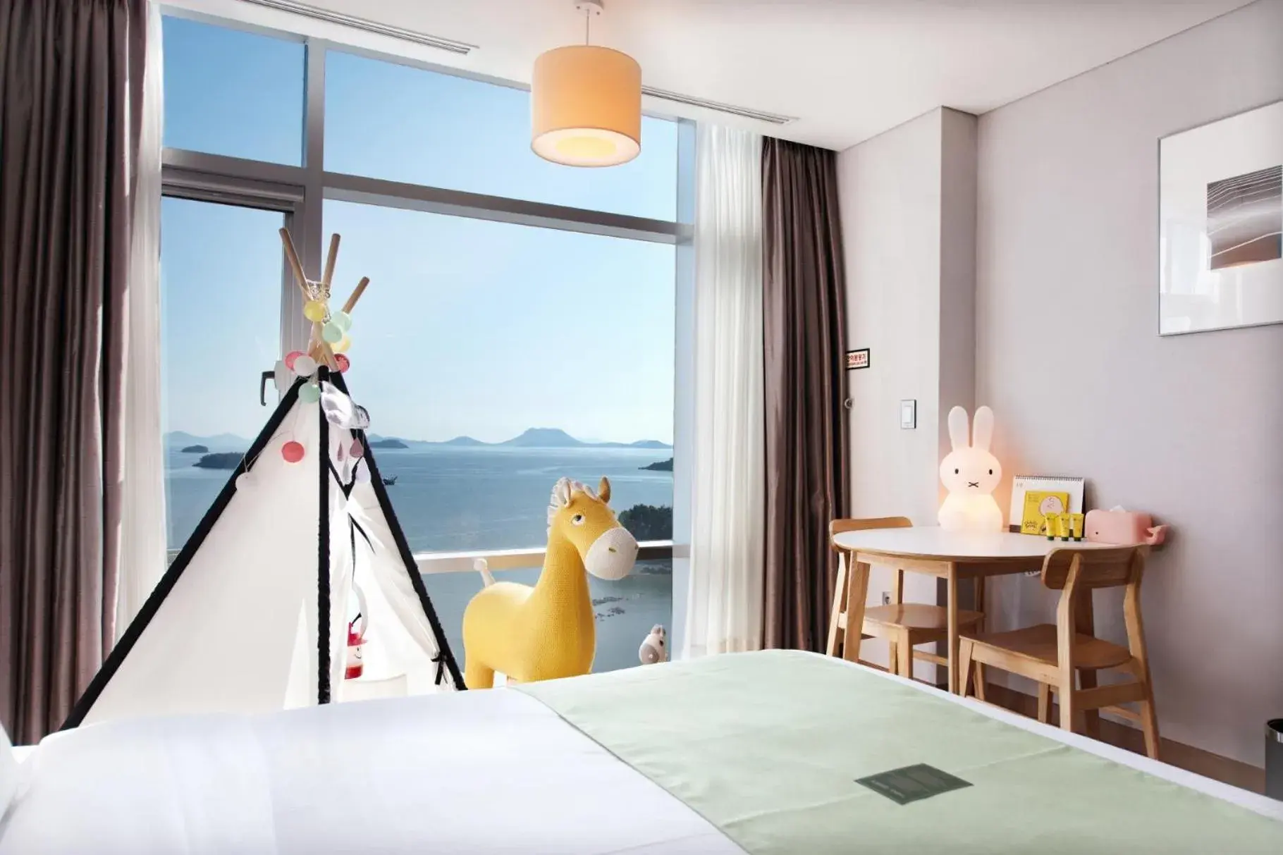 Kids Premium Twin Room with Sea View in Hidden Bay Hotel Kids Premium Twin Room with Sea View in Hidden Bay Hotel