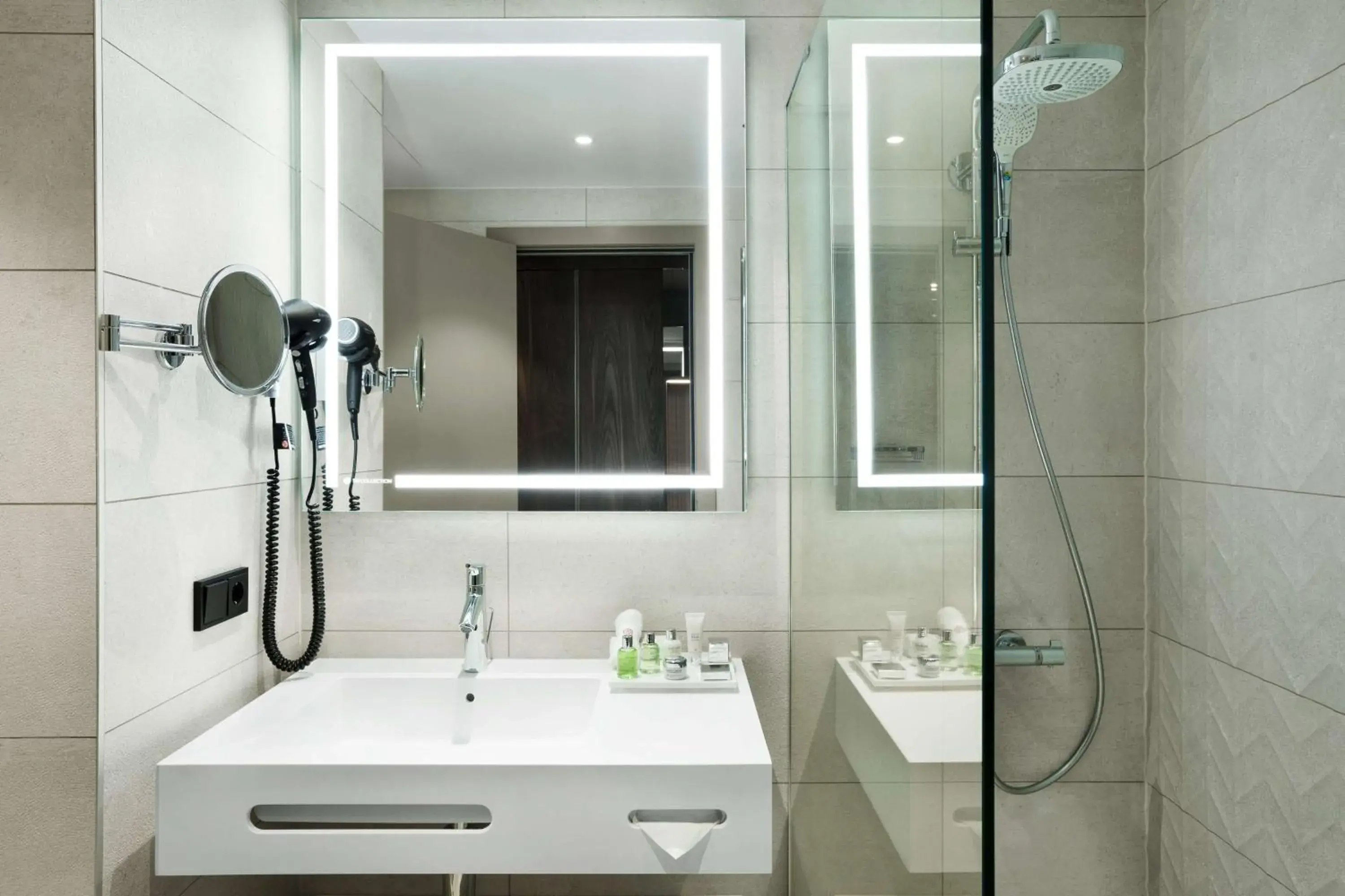 Bathroom in NH Collection Antwerp Centre Bathroom in NH Collection Antwerp Centre