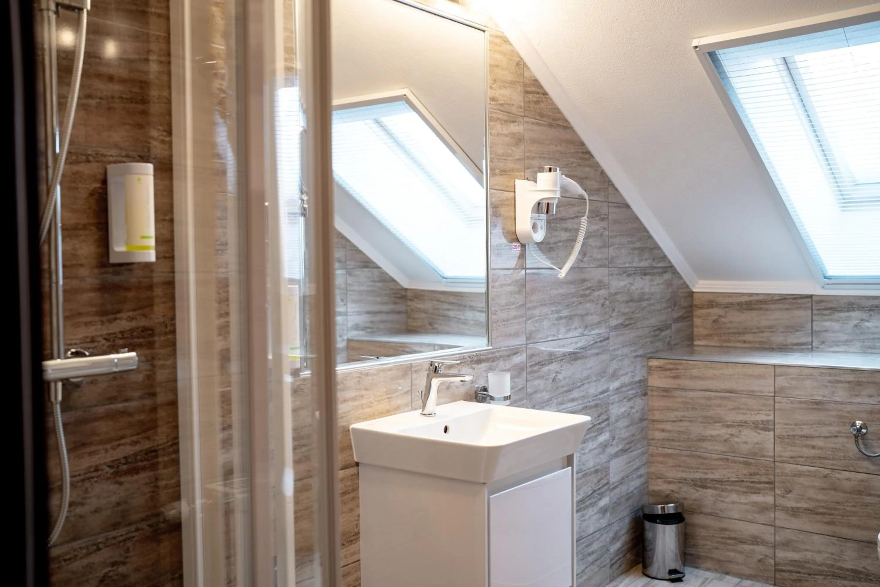 Bathroom in Areo Hotel & Restaurant