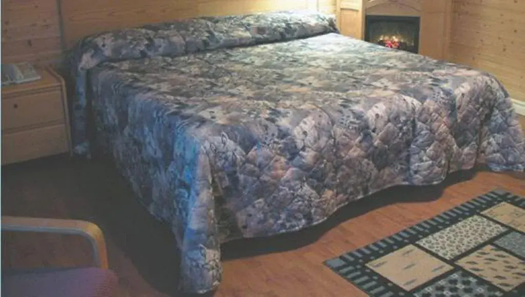 Queen Room in Dockside Motel Queen Room in Dockside Motel