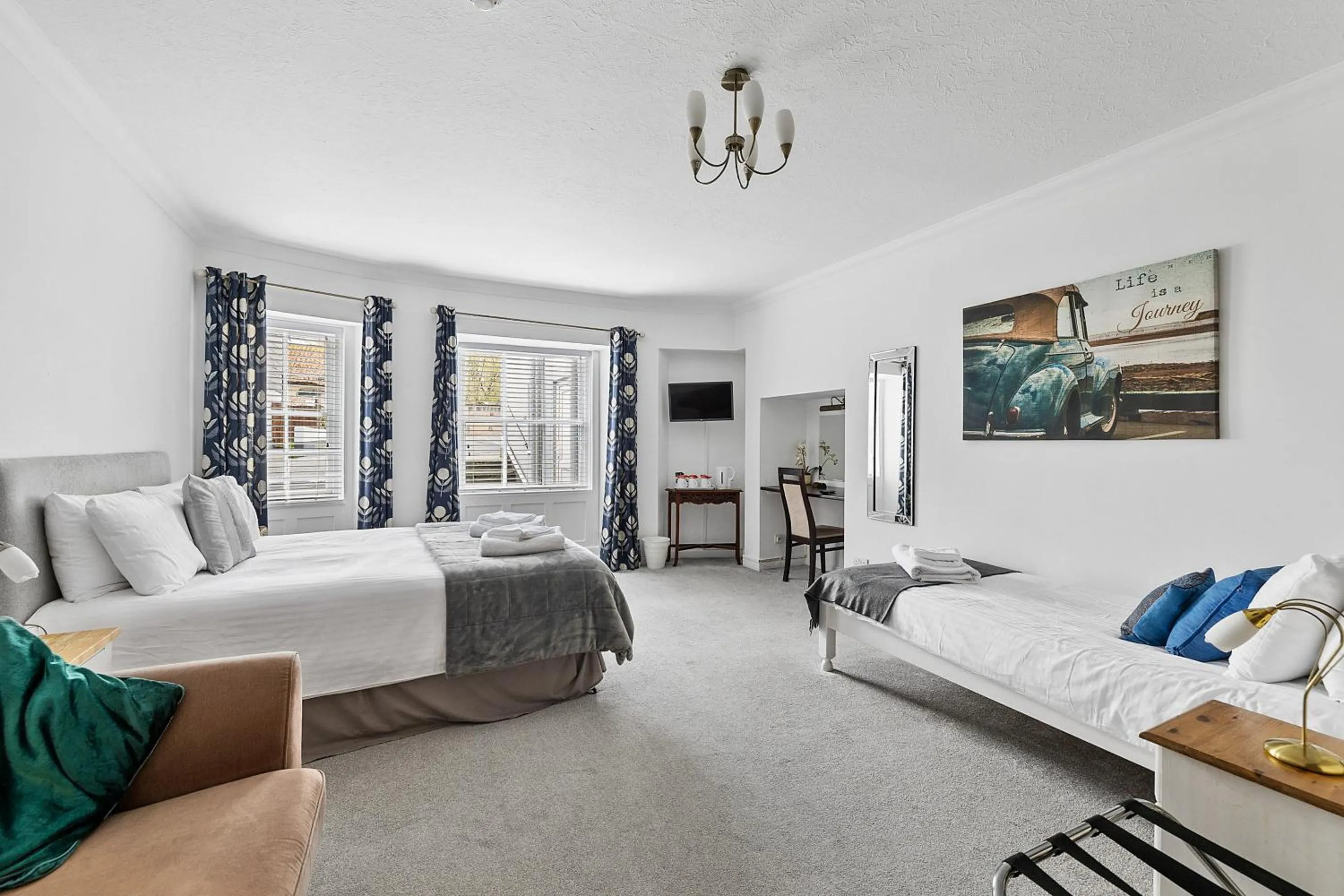 Bedroom, Bed in Imperial Plymouth