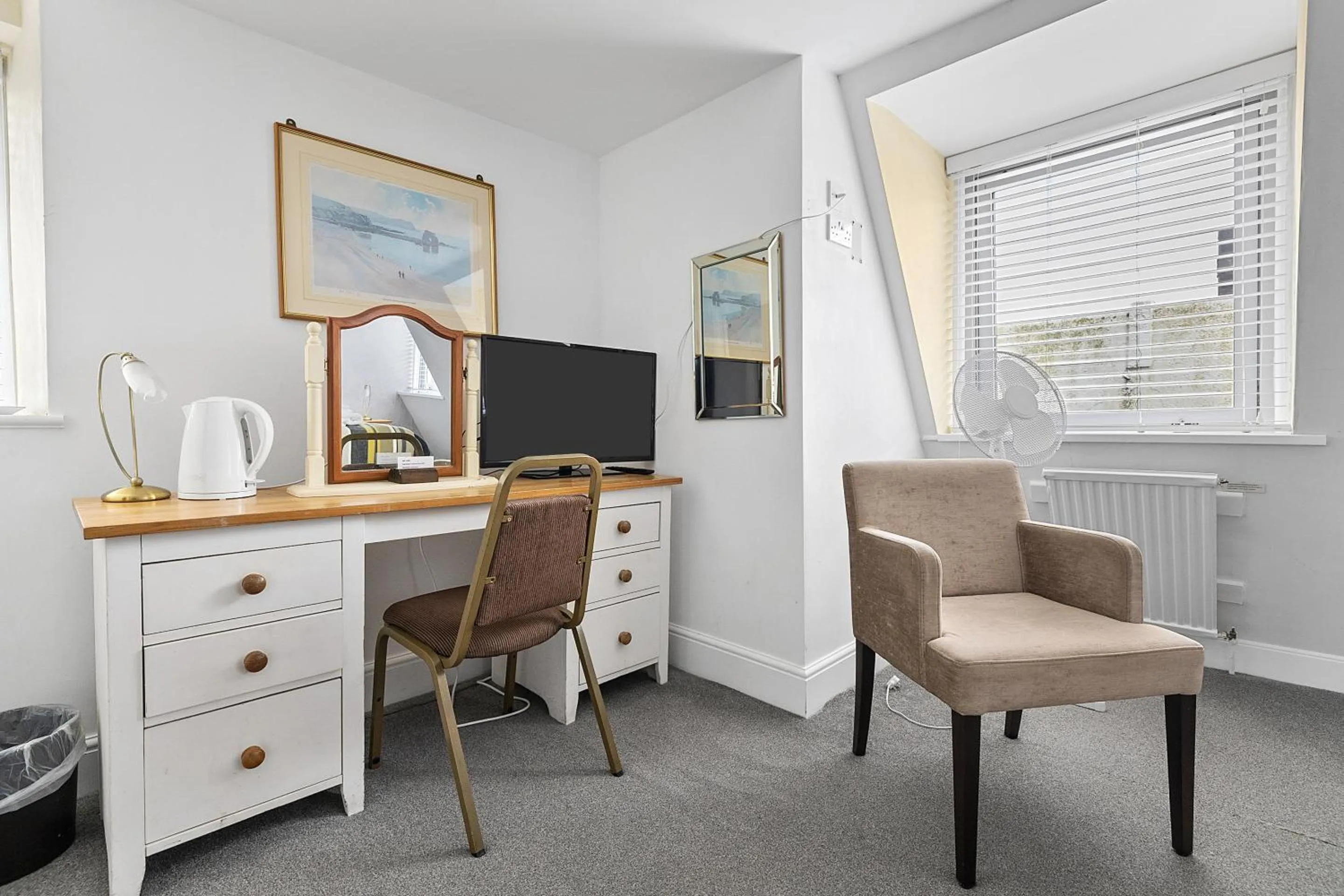 Bedroom in Imperial Plymouth