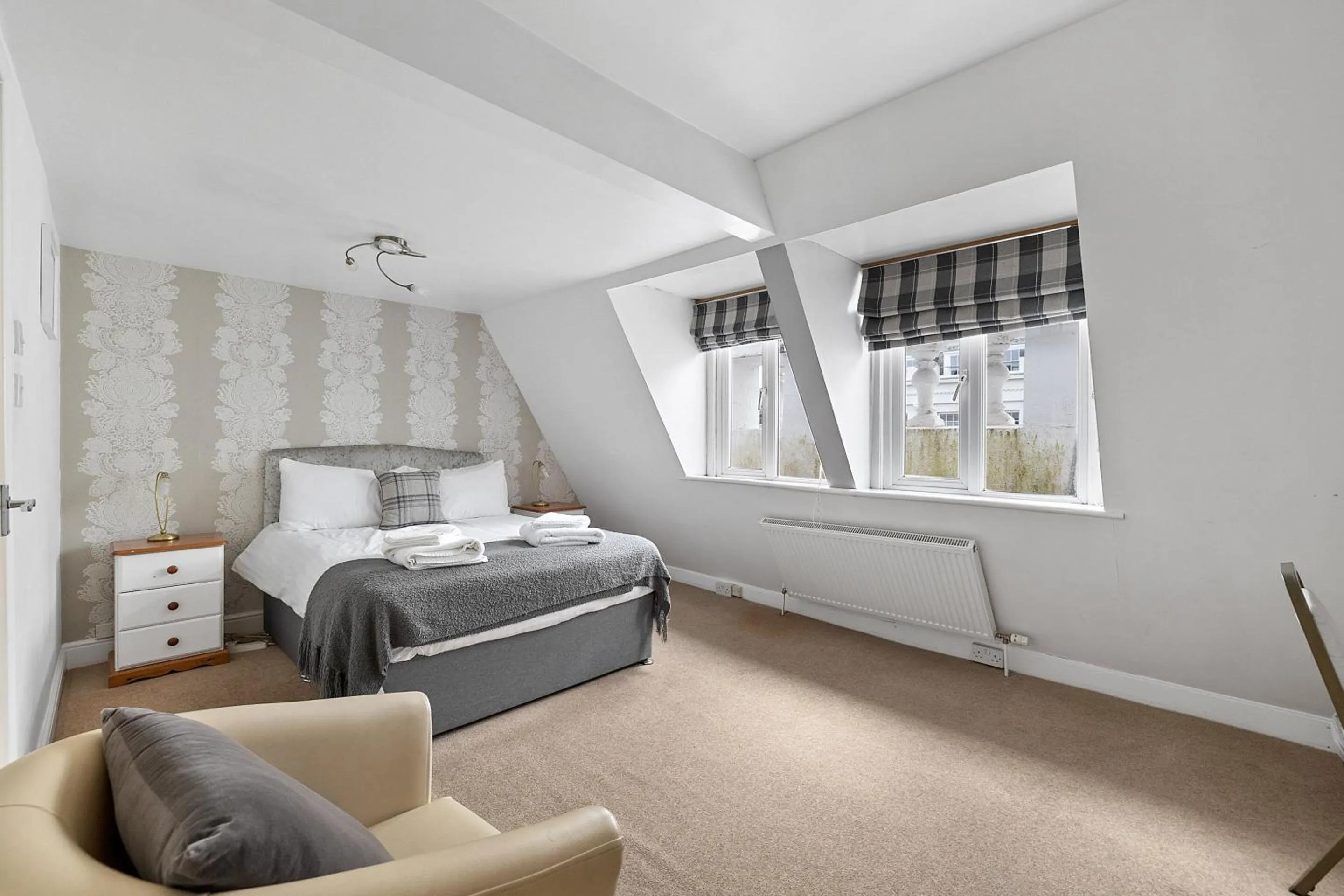 Bedroom, Bed in Imperial Plymouth