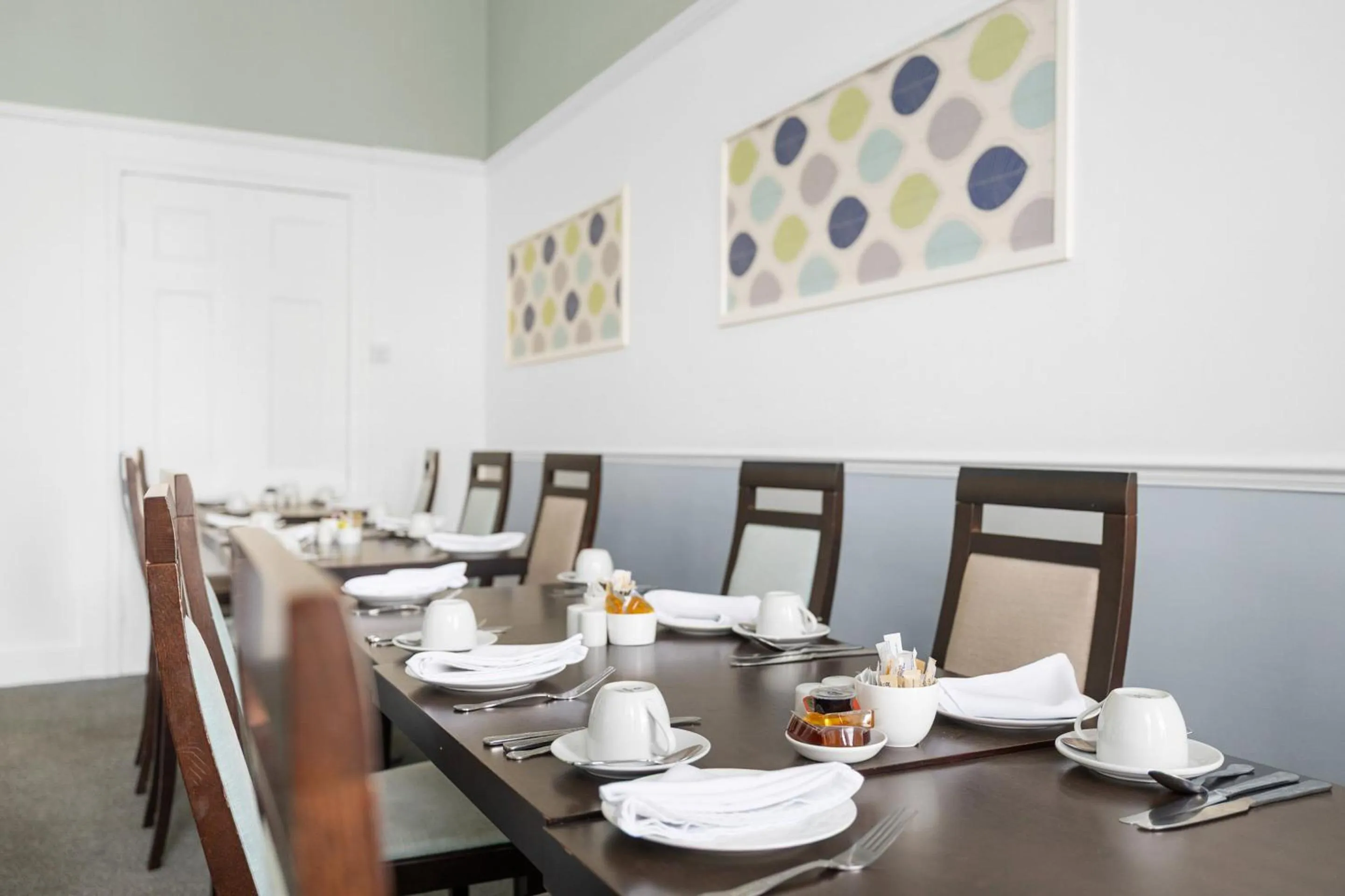 Dining area in Imperial Plymouth