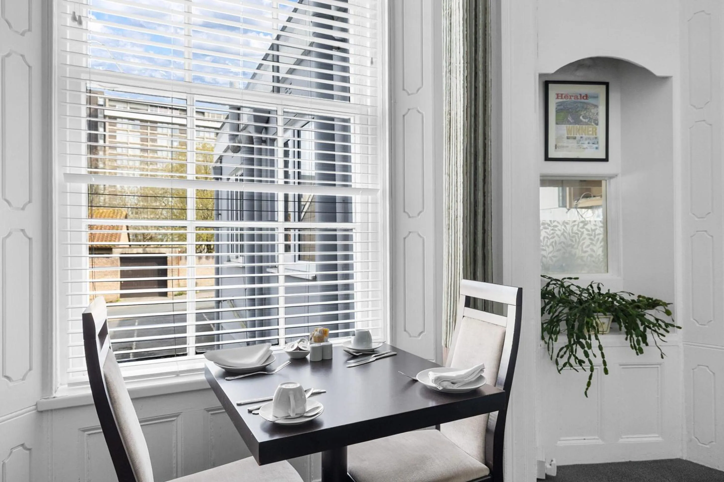 Dining area in Imperial Plymouth