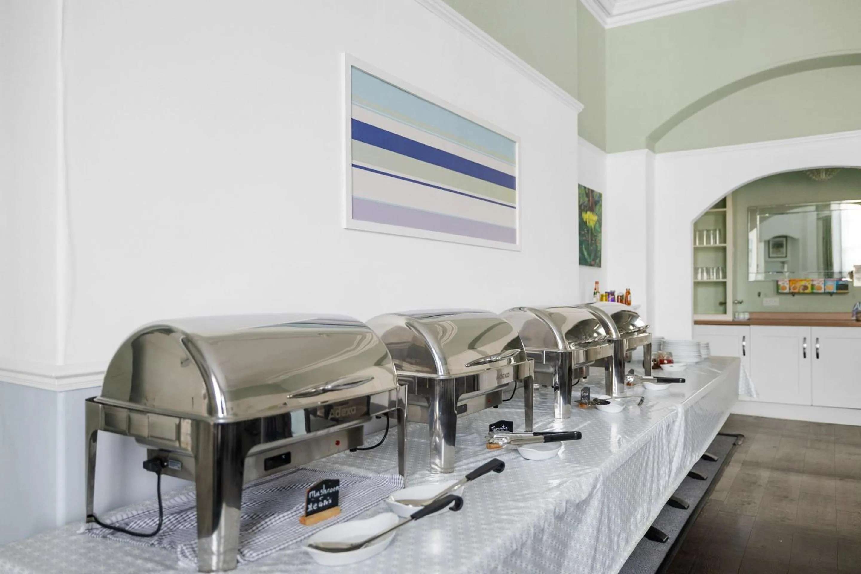 Breakfast in Imperial Plymouth