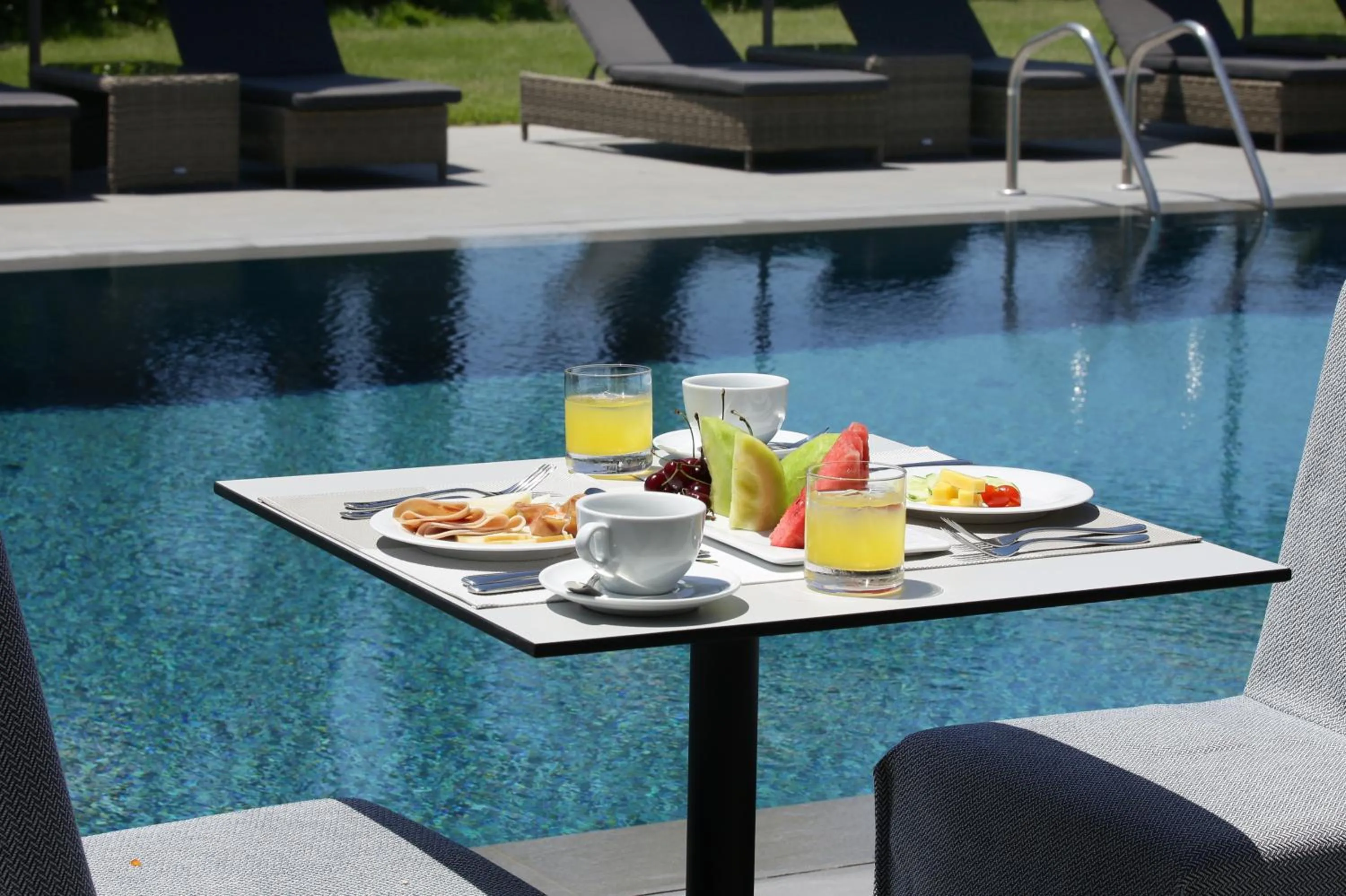 Food and drinks in Lagouvardos Village Hotel