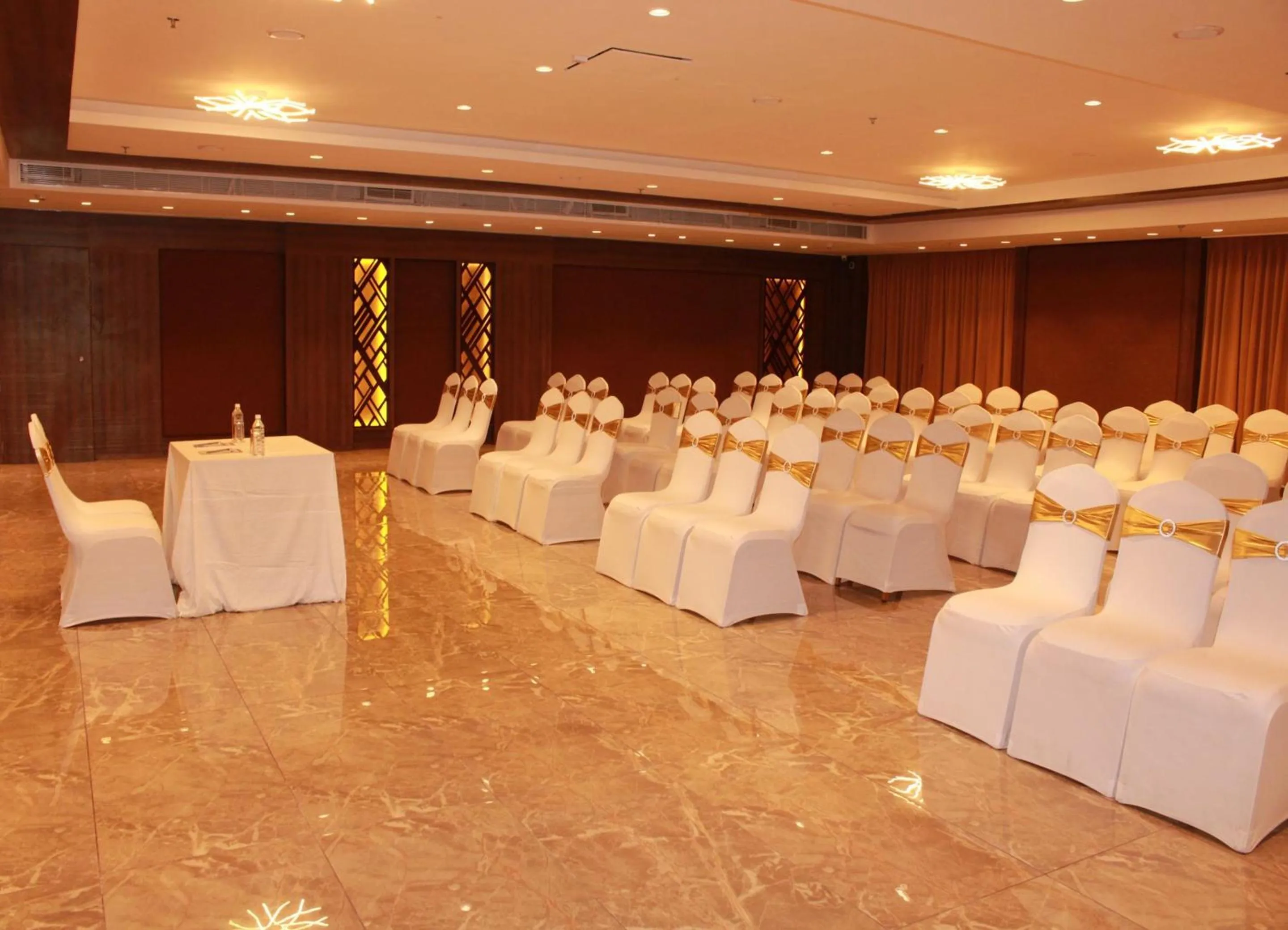 Banquet/Function facilities in Sarovar Portico, Somnath