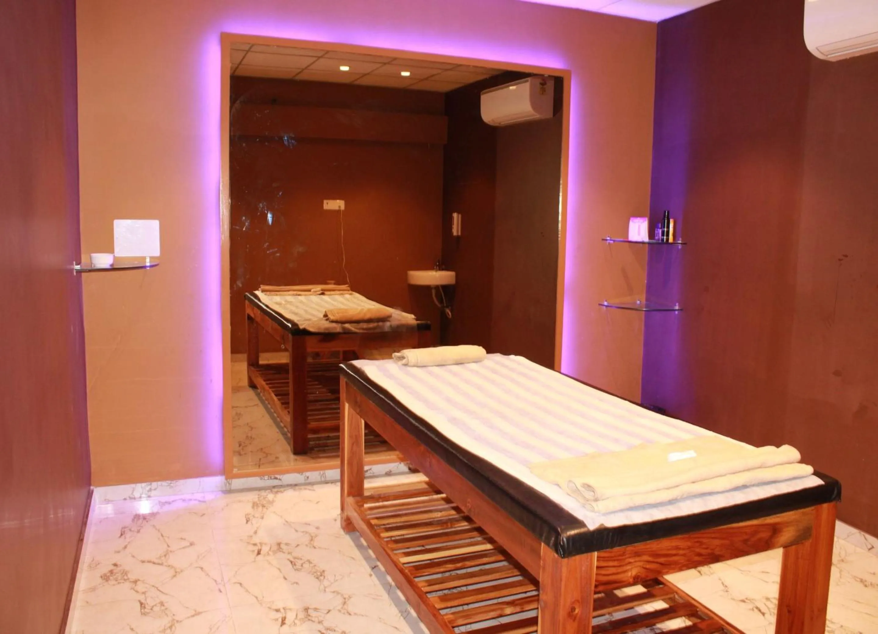 Spa and wellness centre/facilities in Sarovar Portico, Somnath