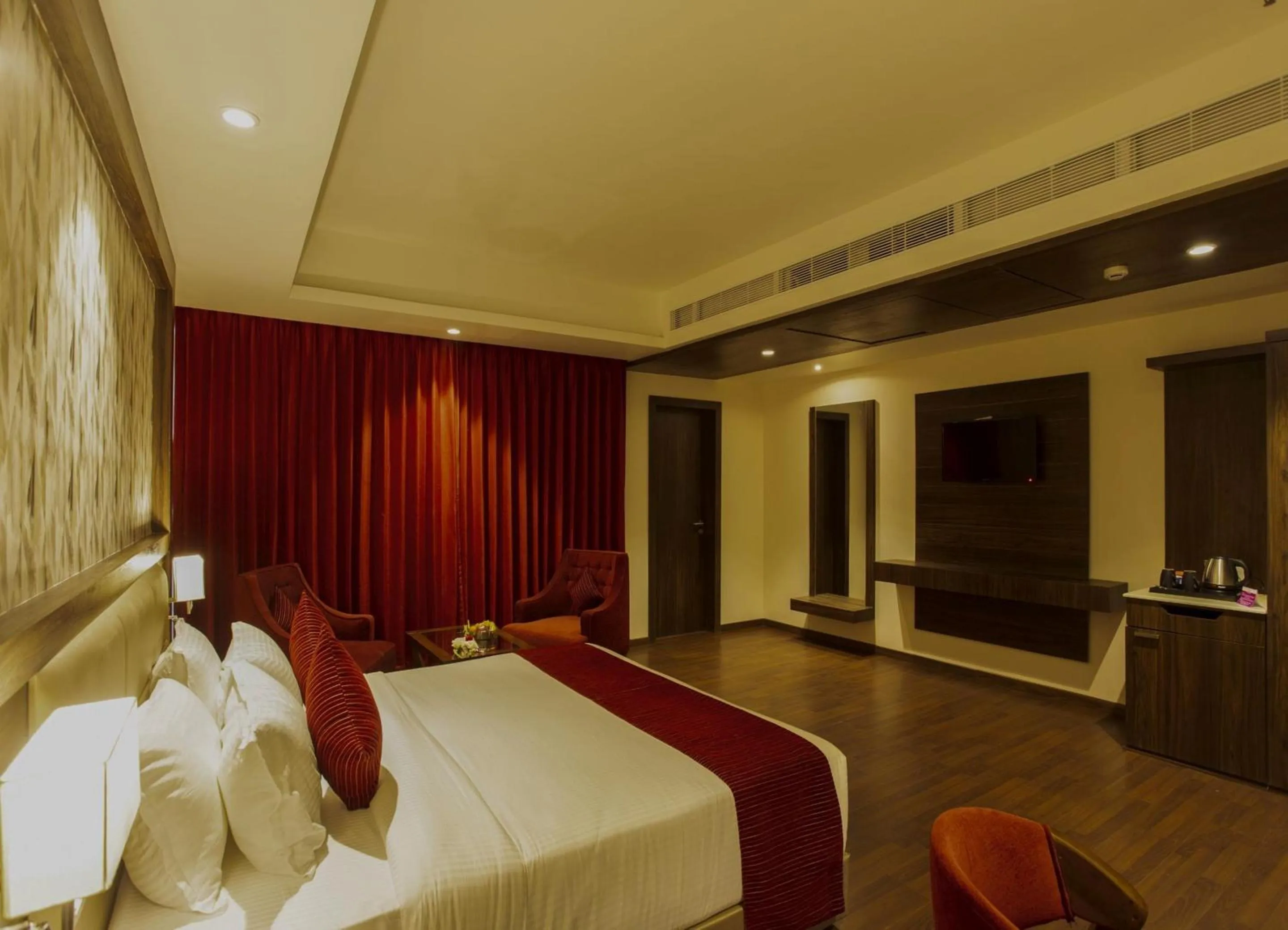 Bedroom, Bed in Sarovar Portico, Somnath