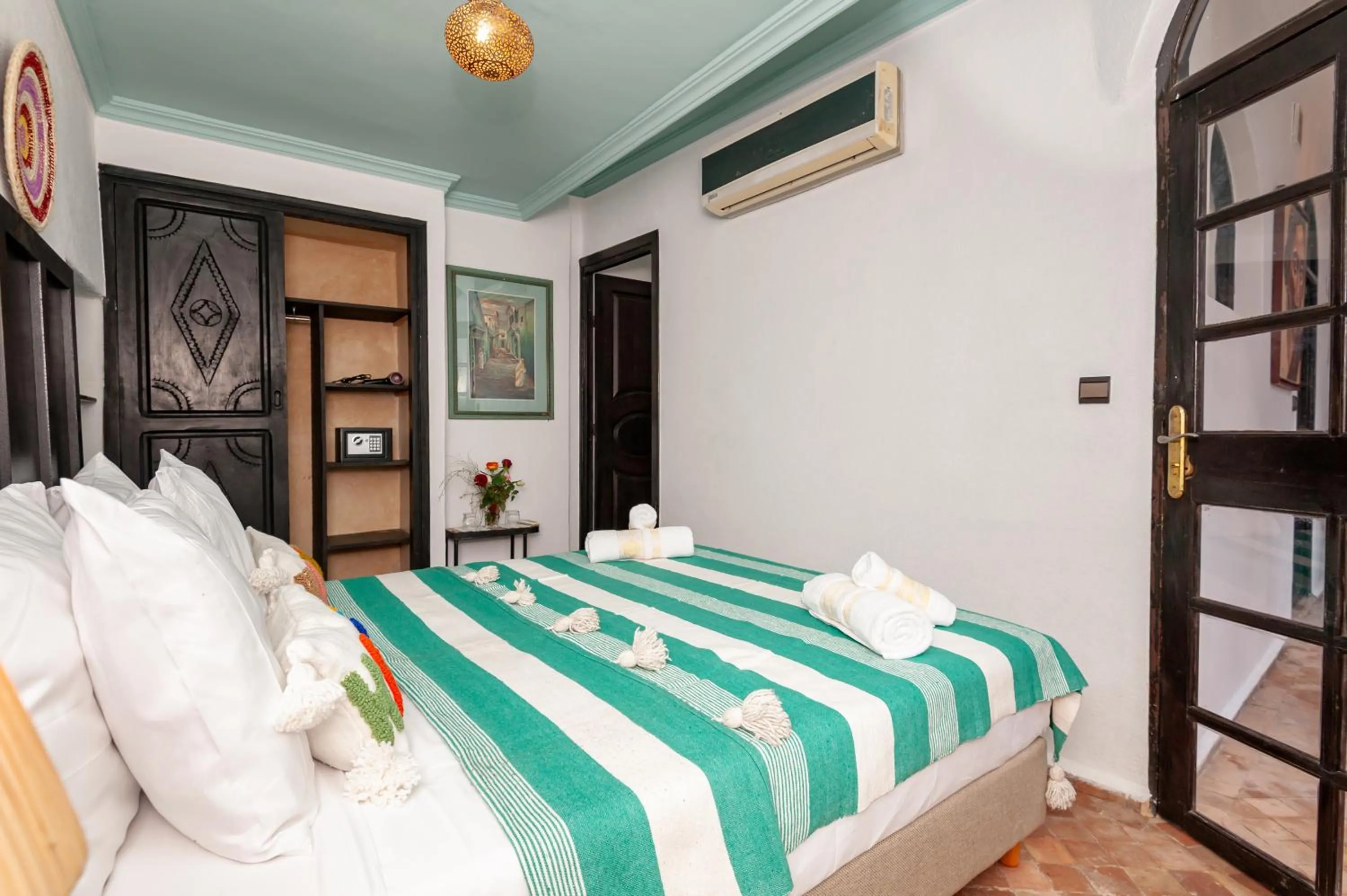 Photo of the whole room, Bed in Riad Eldar