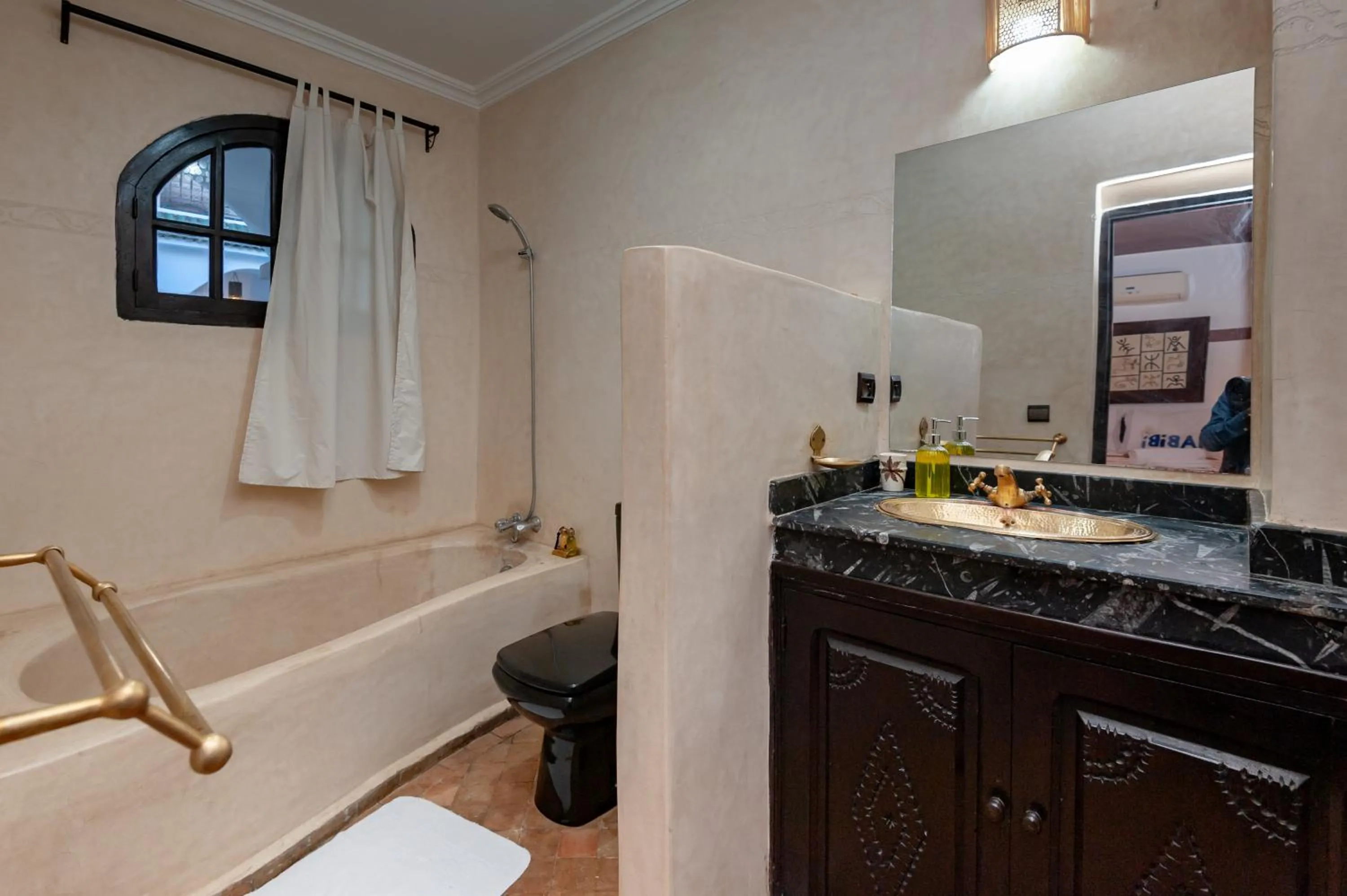 Toilet in Riad Eldar