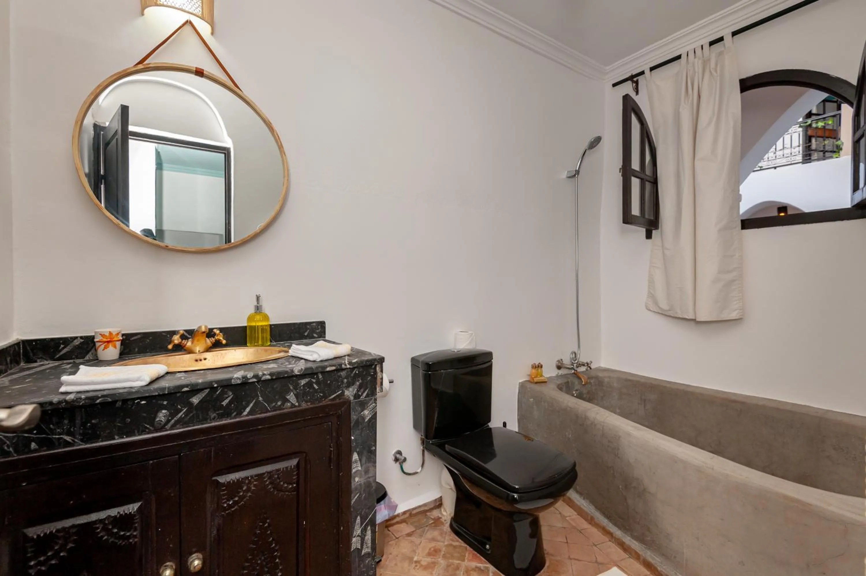 Shower in Riad Eldar