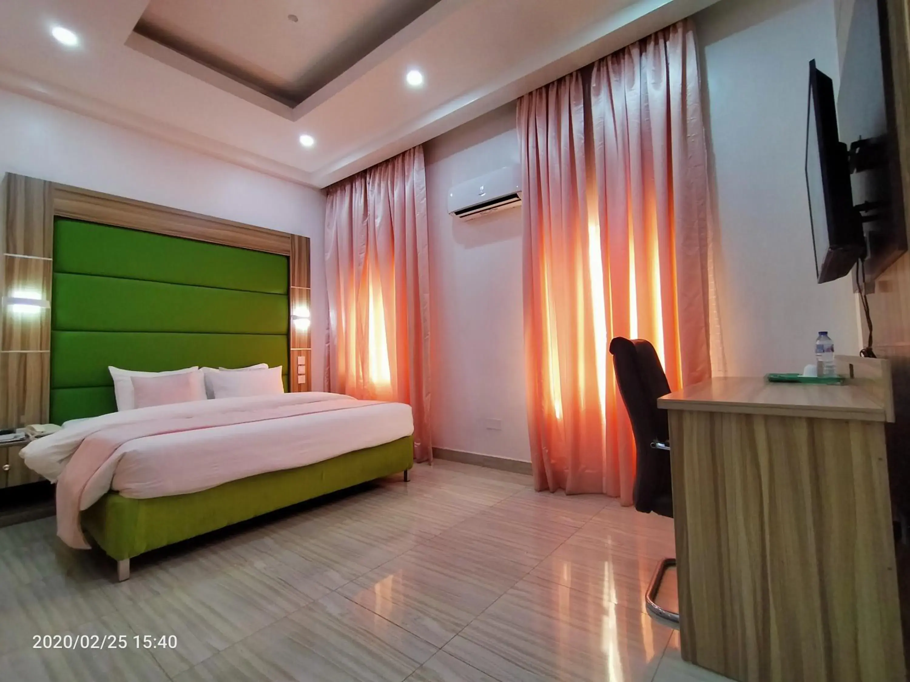 Bed in Dalchifit Suites by Premium Swiss Hospitality Bed in Dalchifit Suites by Premium Swiss Hospitality