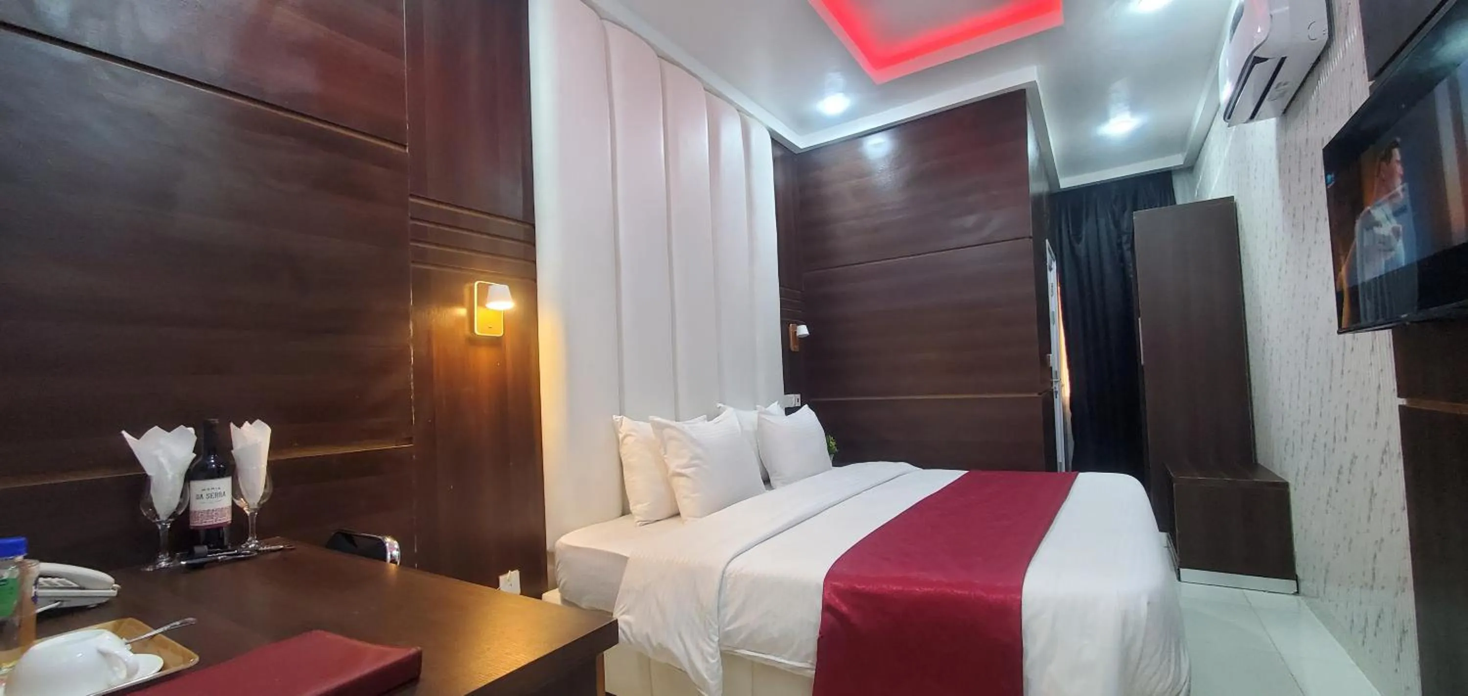 Bed in Dalchifit Suites by Premium Swiss Hospitality
