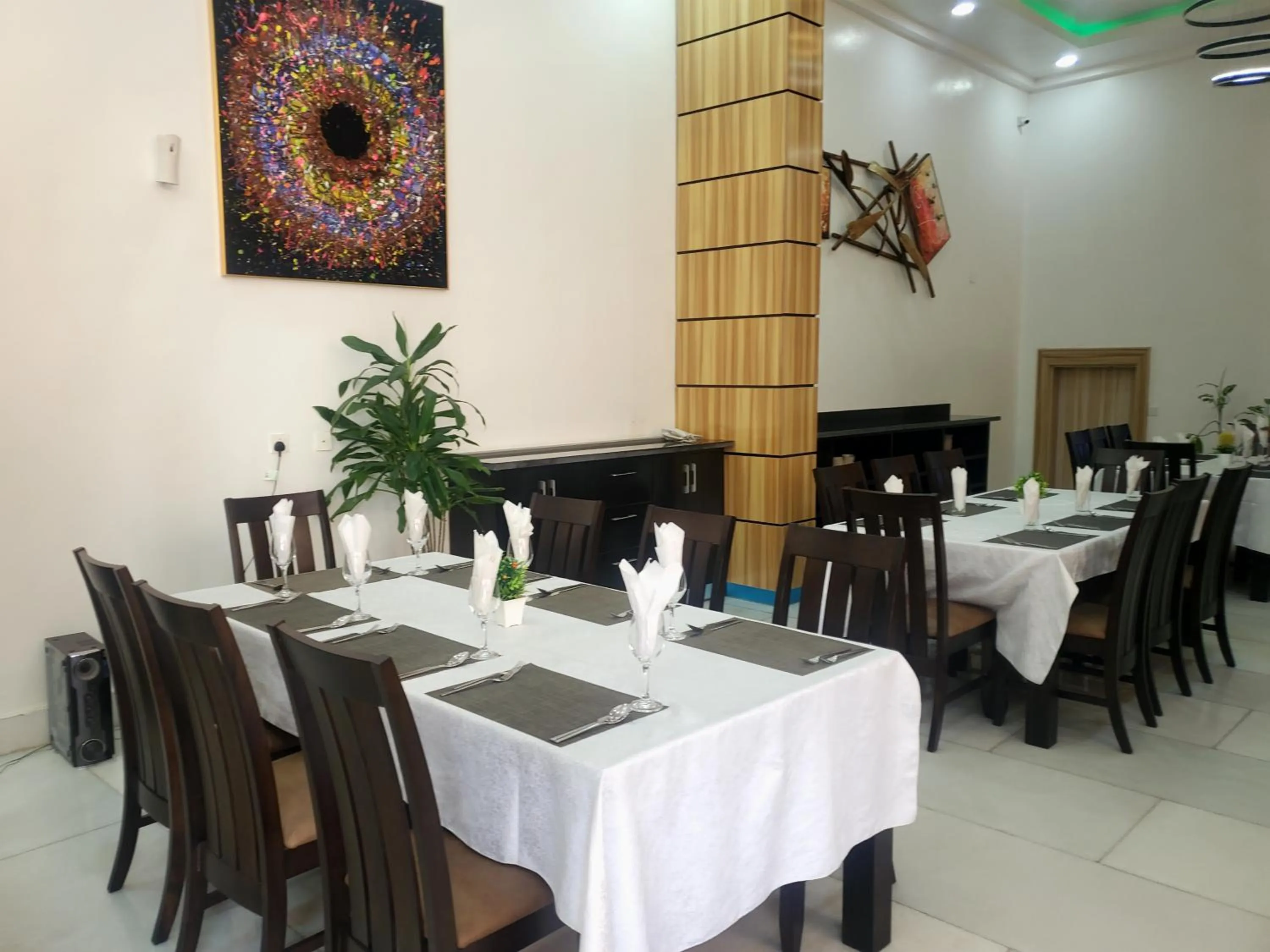 Restaurant/places to eat in Dalchifit Suites by Premium Swiss Hospitality