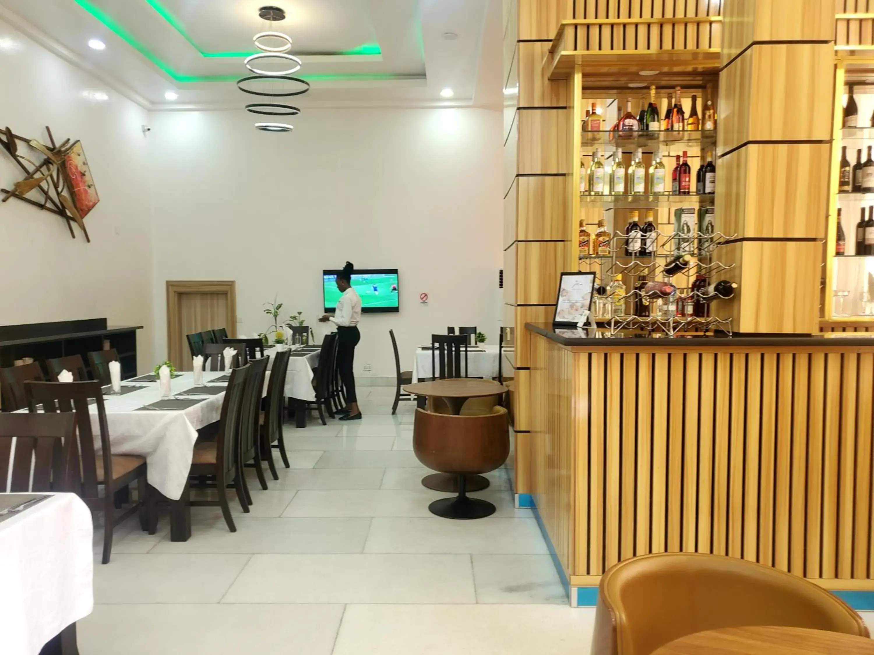 Restaurant/places to eat in Dalchifit Suites by Premium Swiss Hospitality Restaurant/places to eat in Dalchifit Suites by Premium Swiss Hospitality