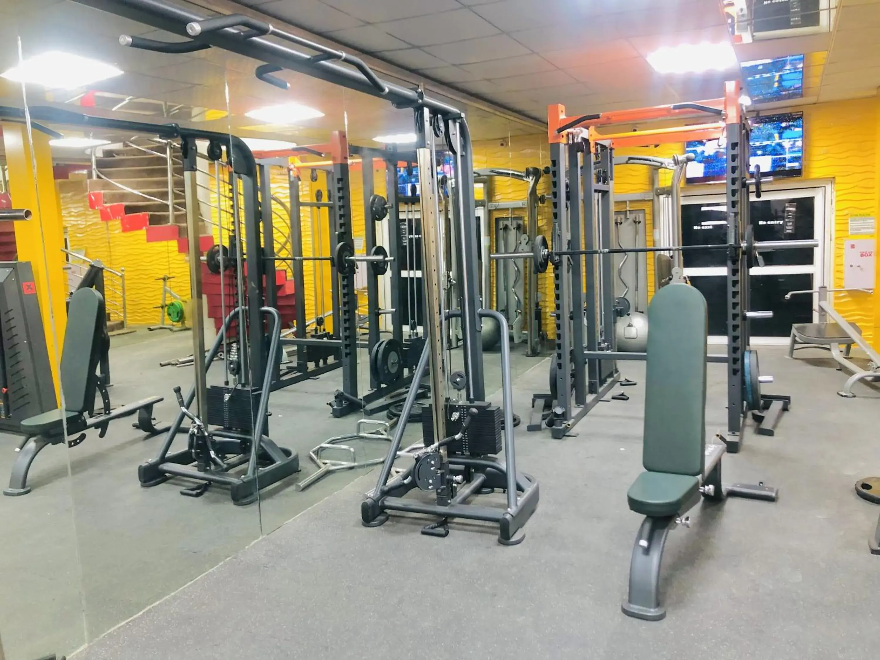 Fitness centre/facilities in Dalchifit Suites by Premium Swiss Hospitality Fitness centre/facilities in Dalchifit Suites by Premium Swiss Hospitality