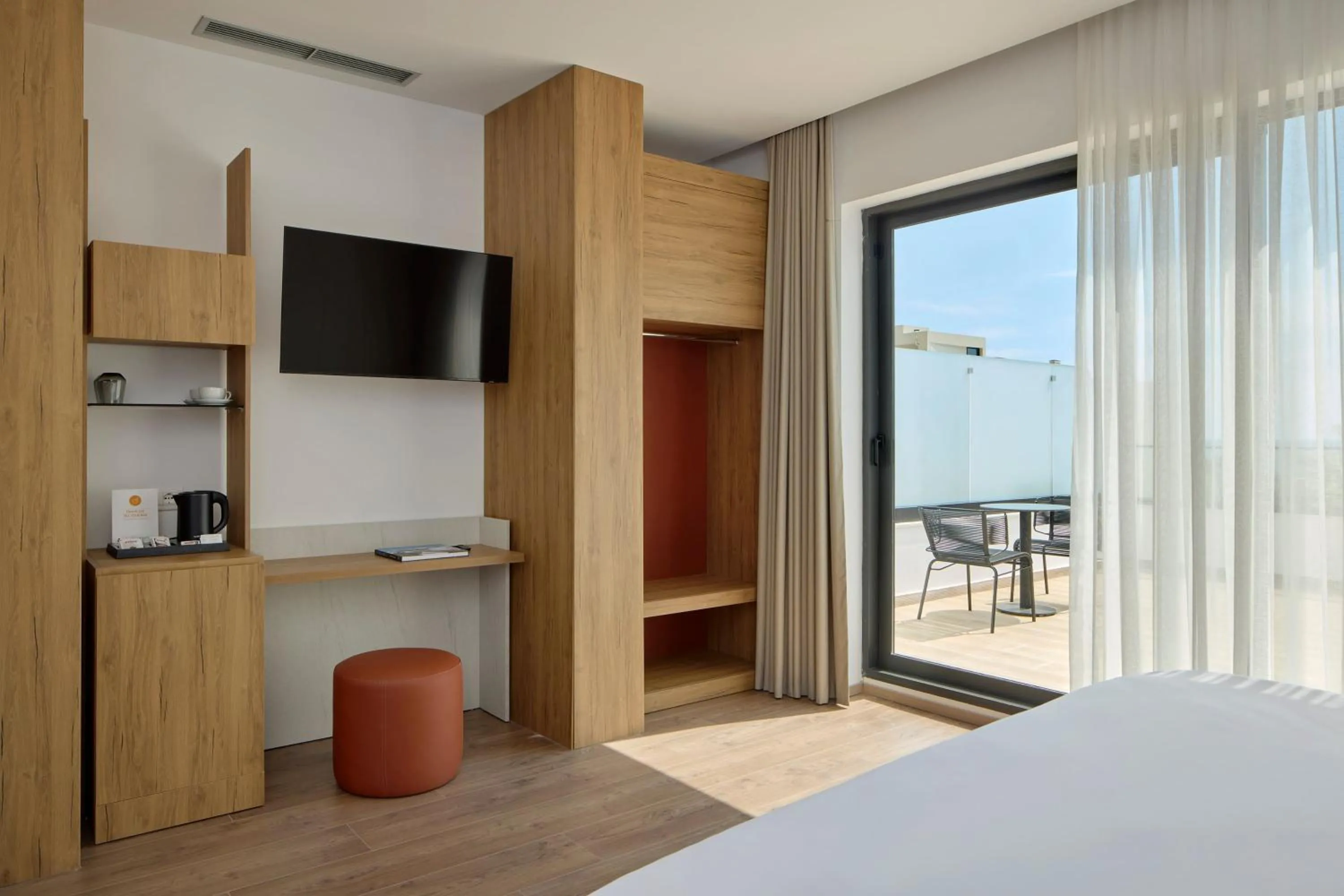 Bed in SOL Tropikal Durres