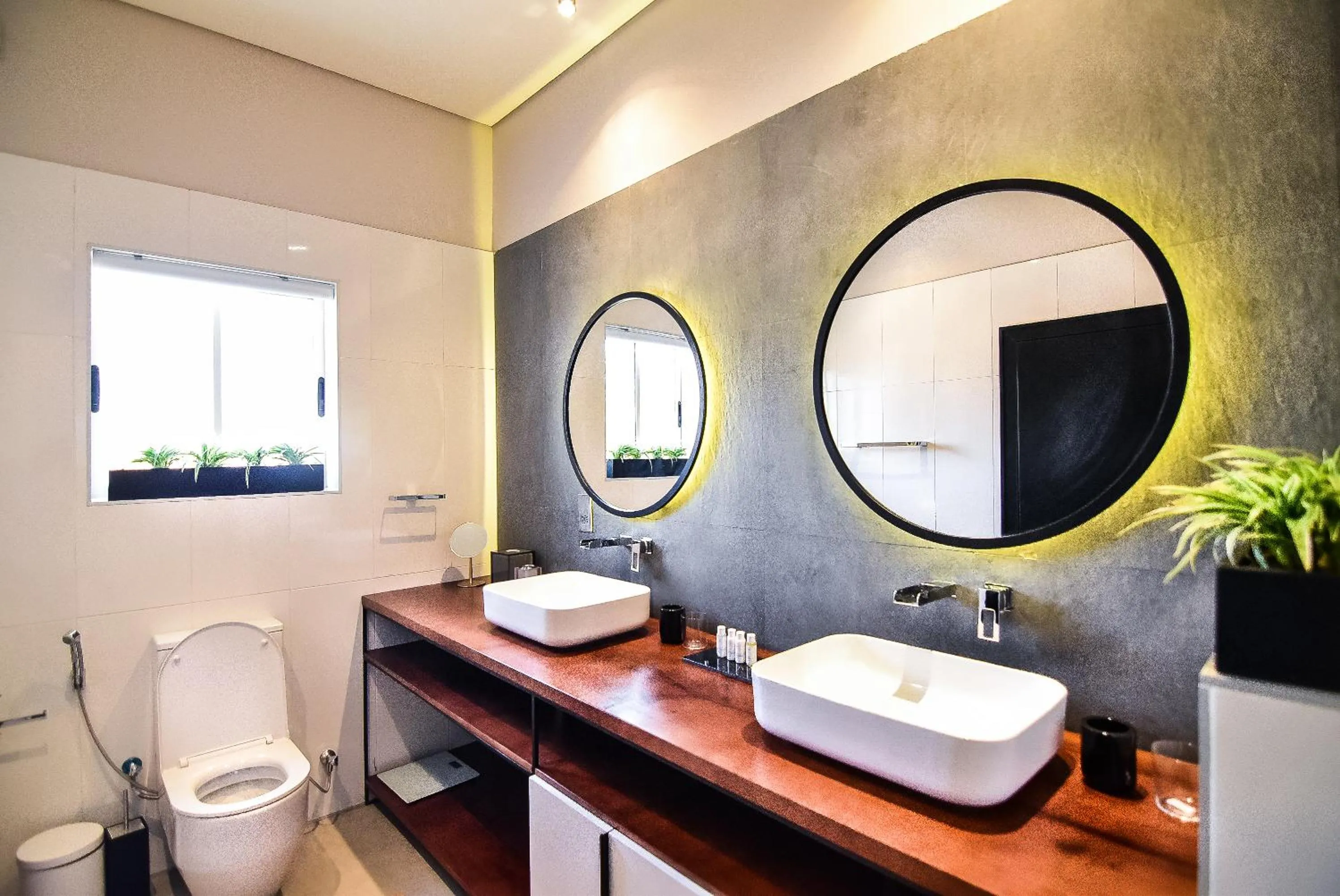 Shower in Atelier Boutique Hotel