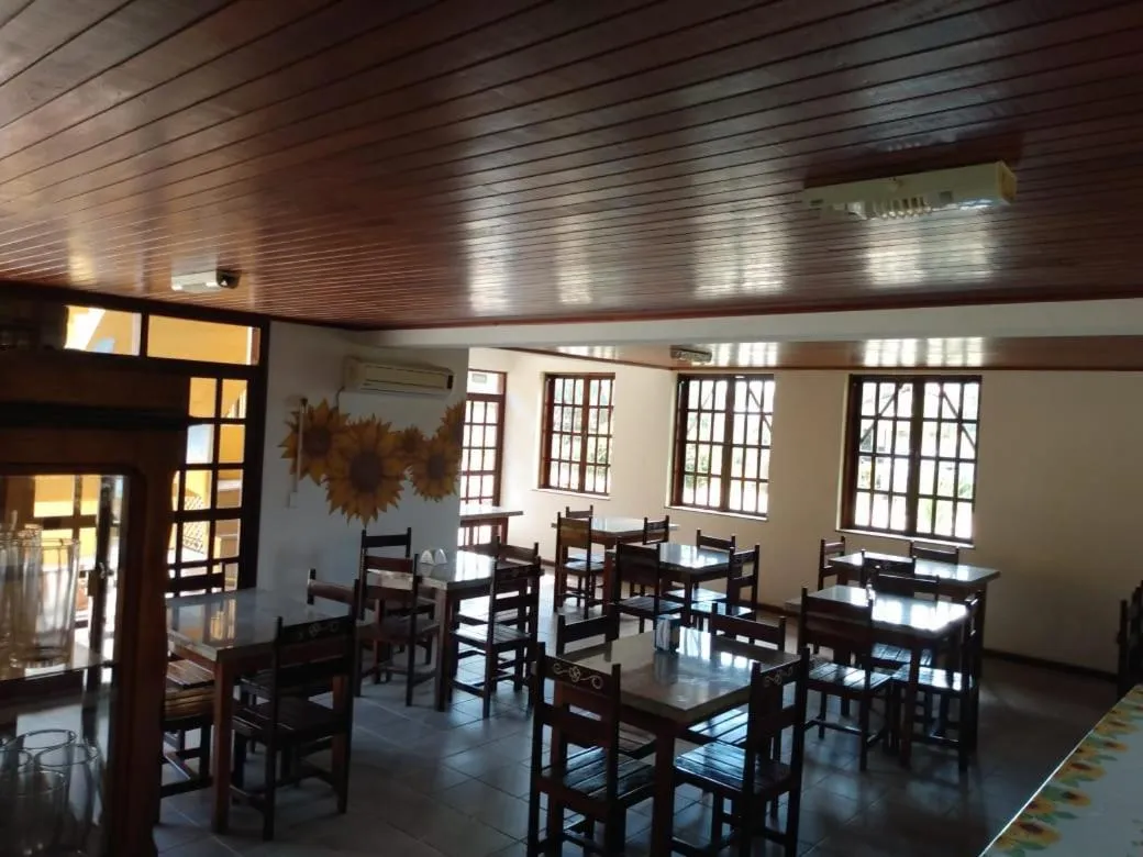 Restaurant/places to eat in Pousada Dos Girassois Prado