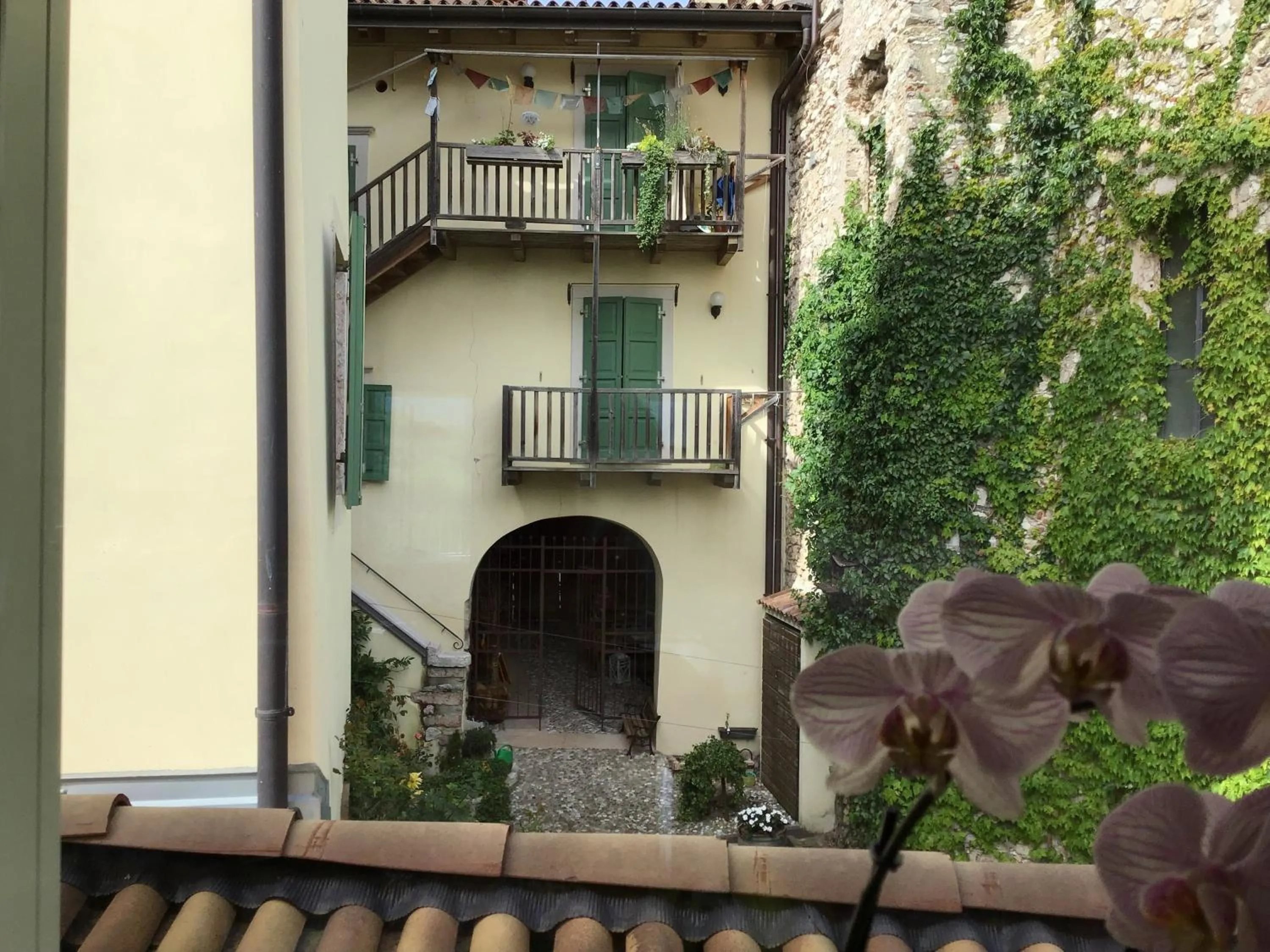 Facade/entrance in Villa Monica
