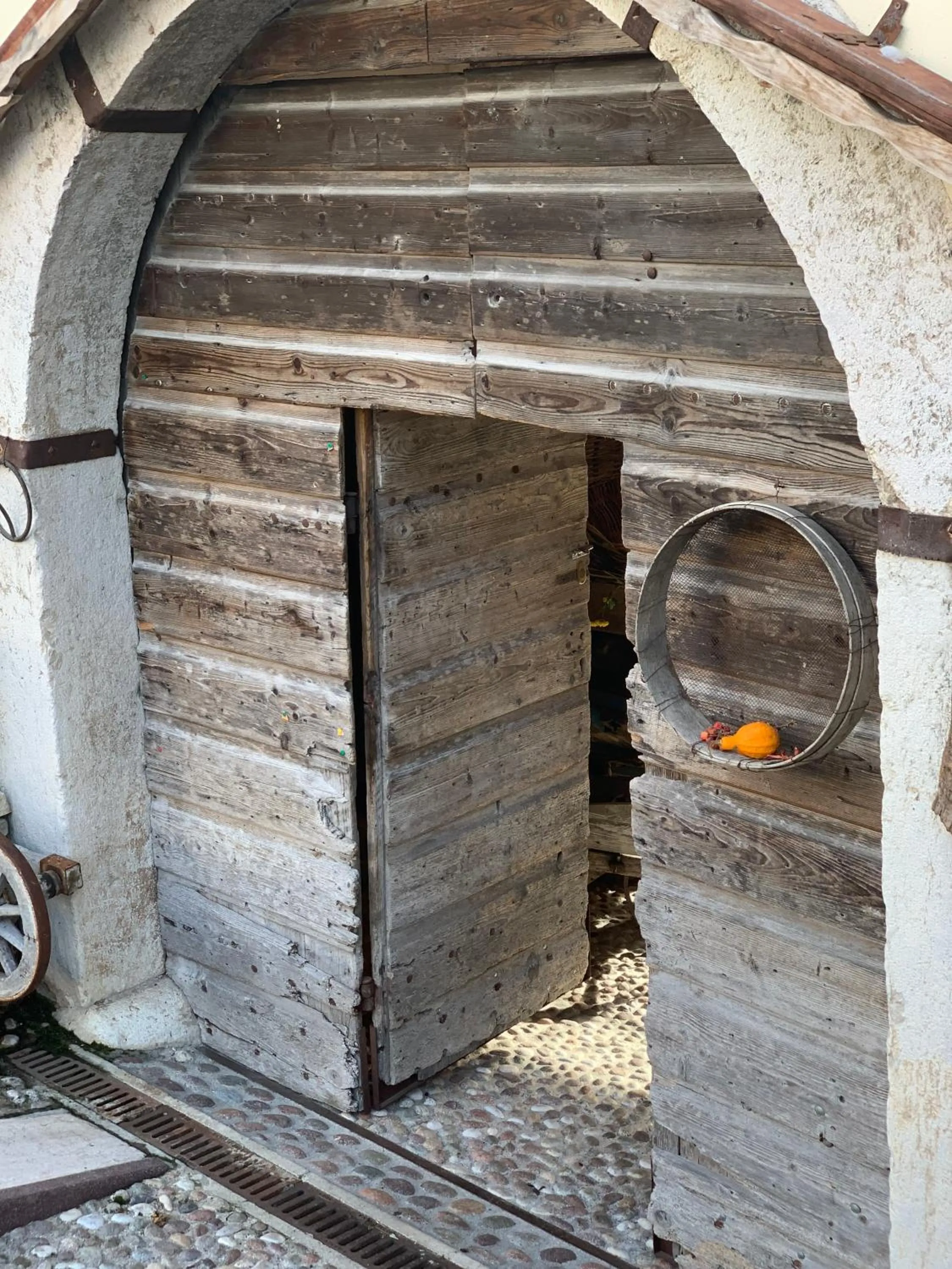 Property building in Villa Monica