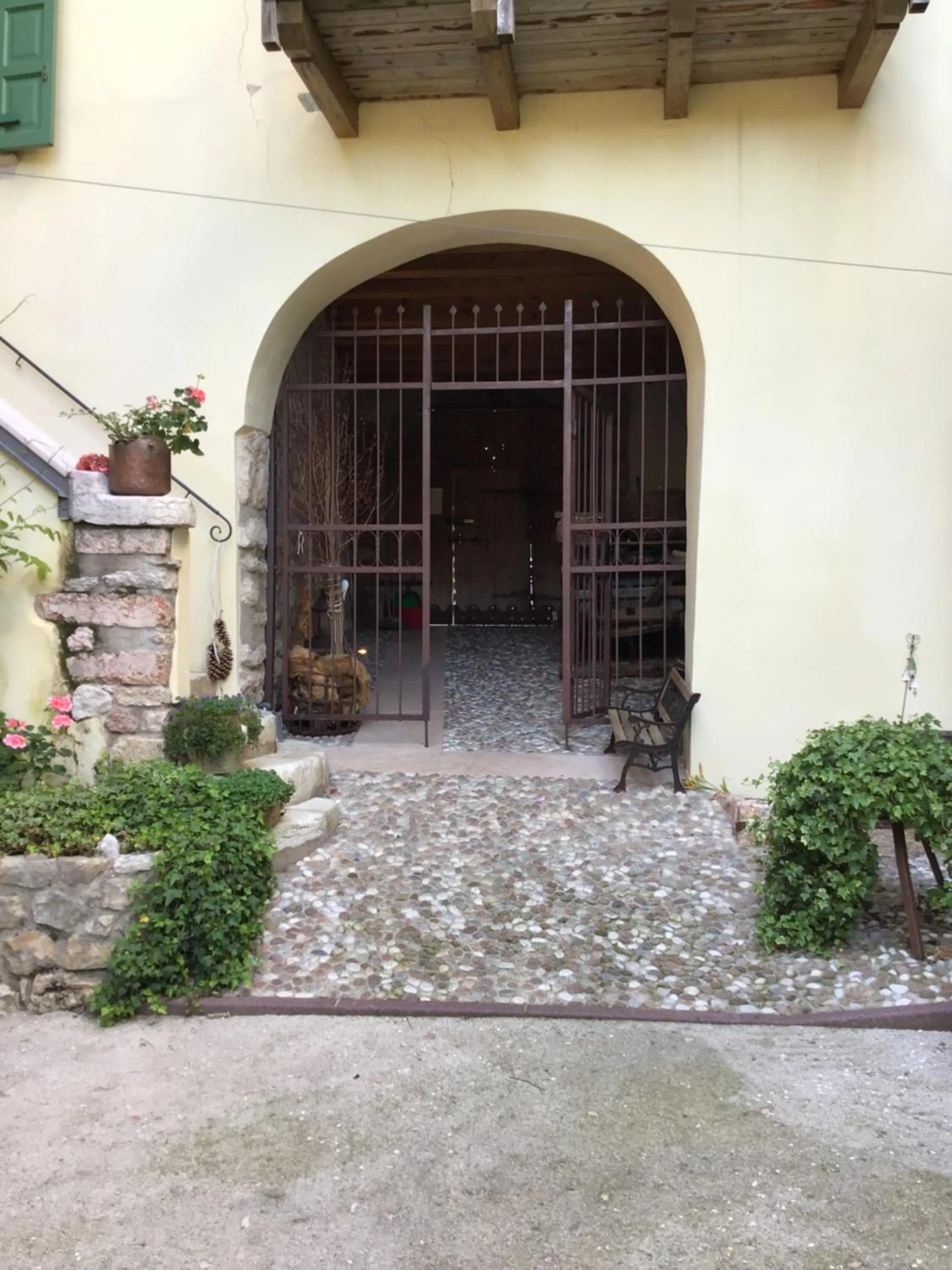 Inner courtyard view in Villa Monica