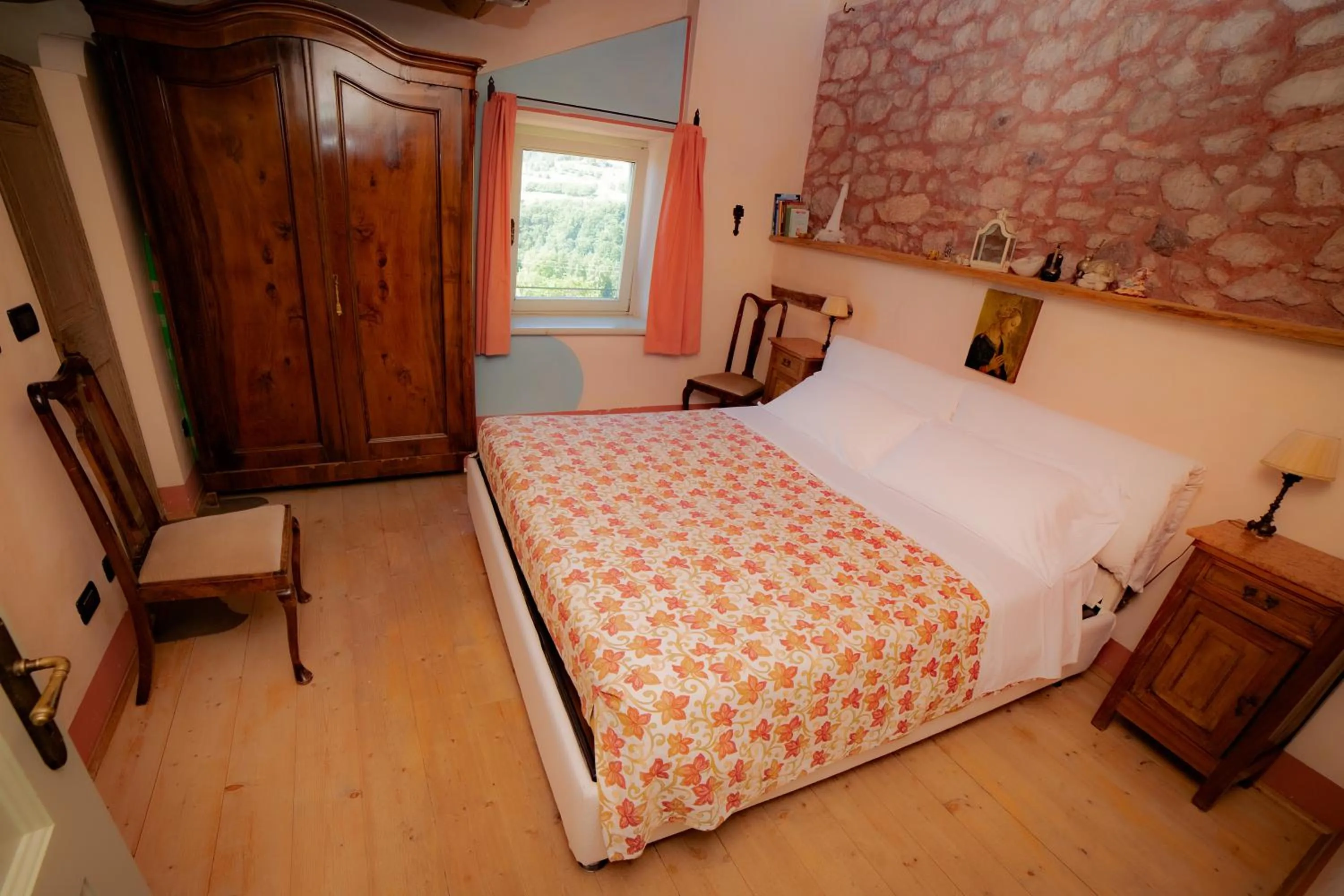 Photo of the whole room, Bed in Villa Monica