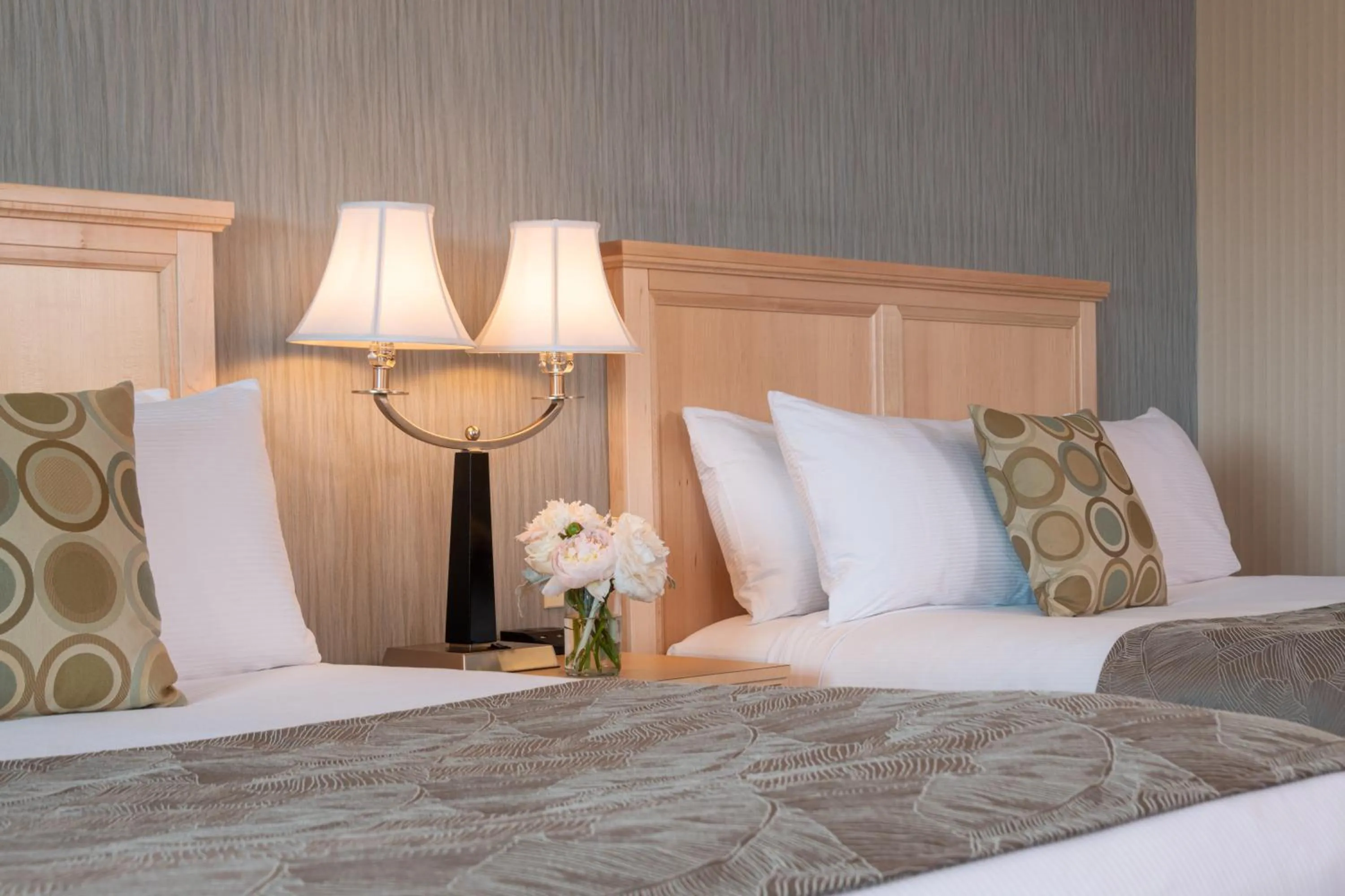 Bed in Atlantic Oceanside Hotel & Conference Center