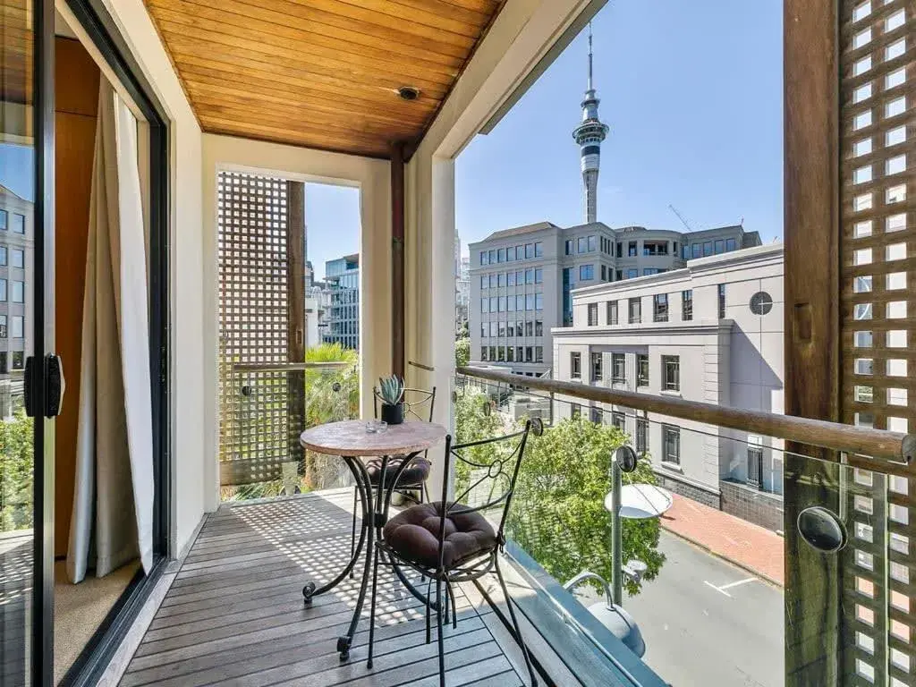 Enormous CBD 1BR Unit with Parking by Zodiak Stays Enormous CBD 1BR Unit with Parking by Zodiak Stays