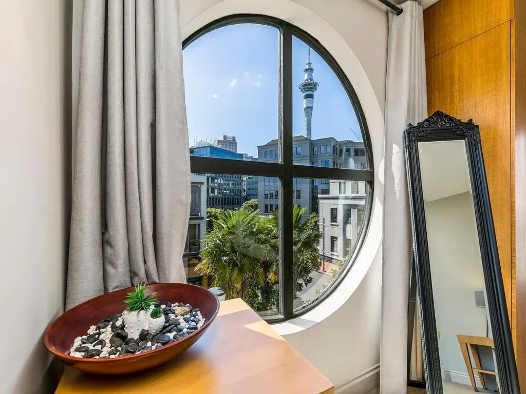 Enormous CBD 1BR Unit with Parking by Zodiak Stays
